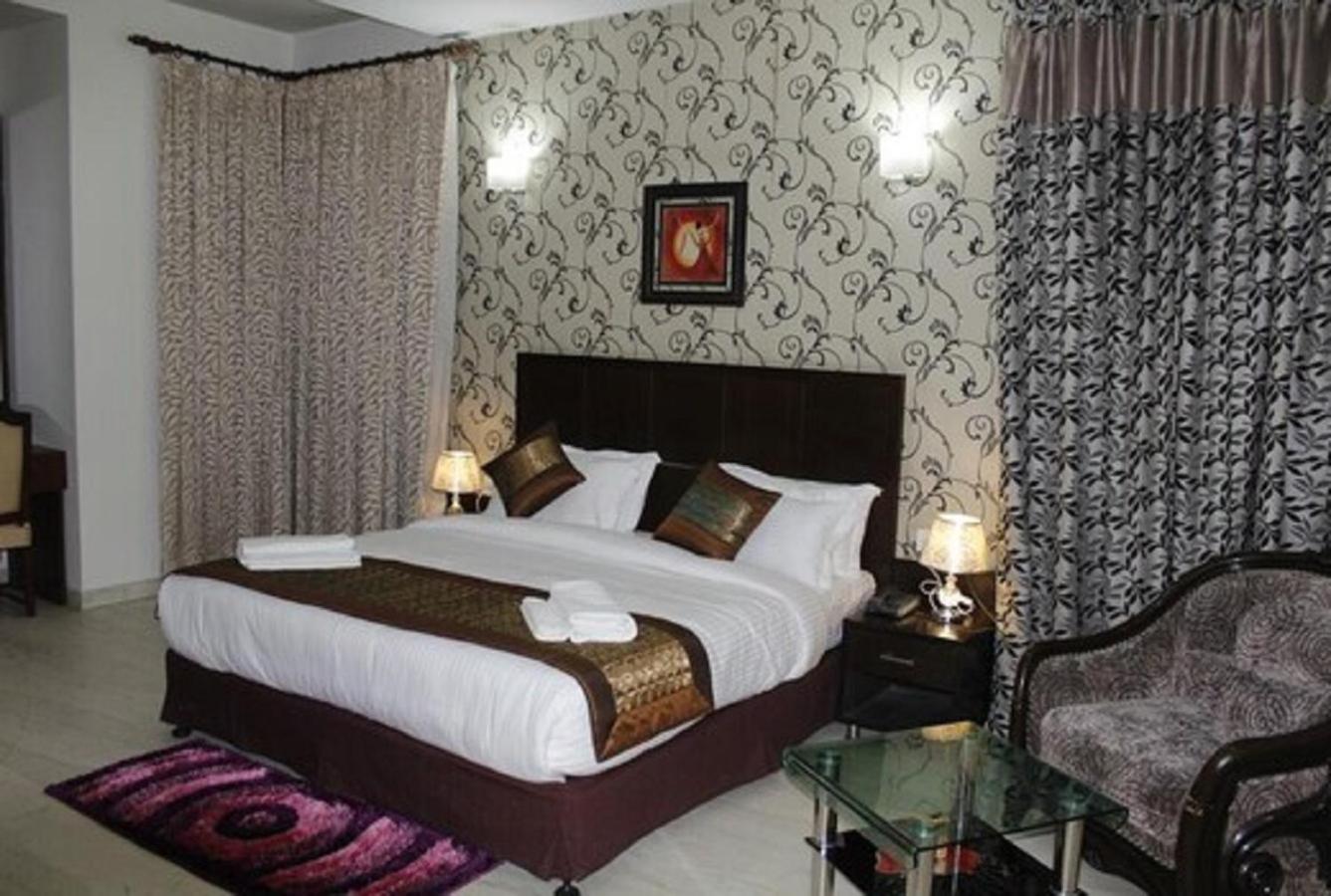 Deluxe Double Room with Balcony photo 1