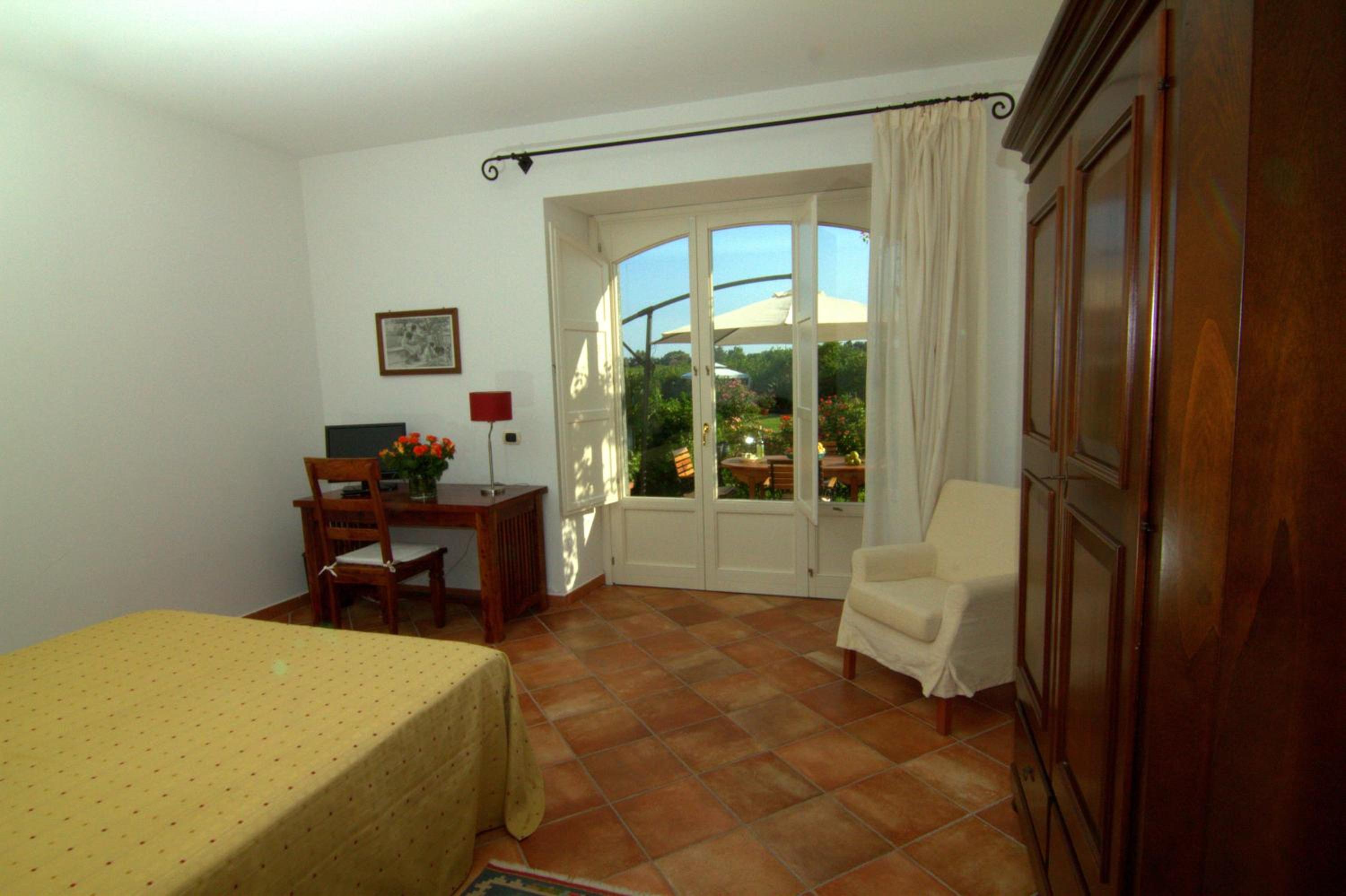 Apartment with Terrace - Ground Floor  - Photo 2