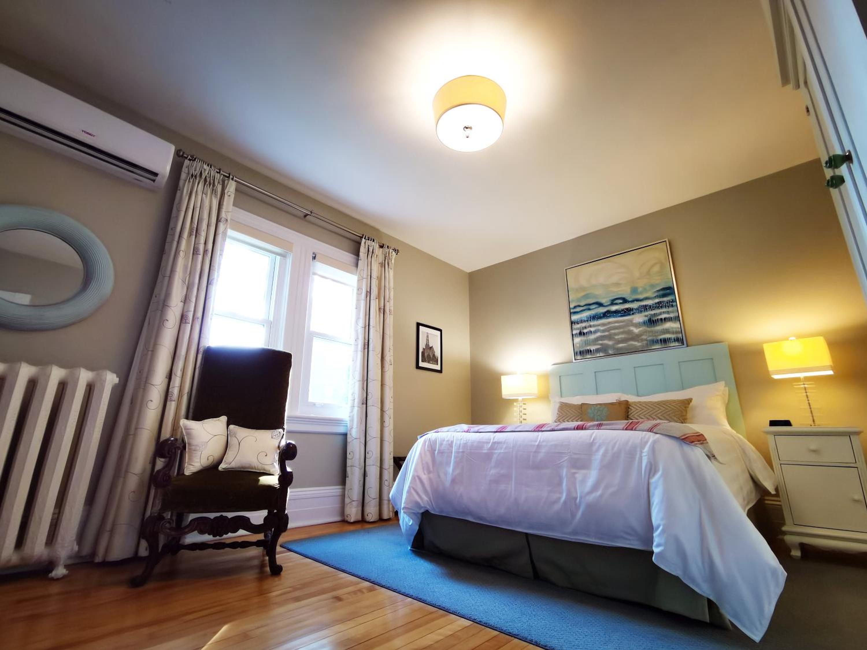 Queen Room with Spa Bath