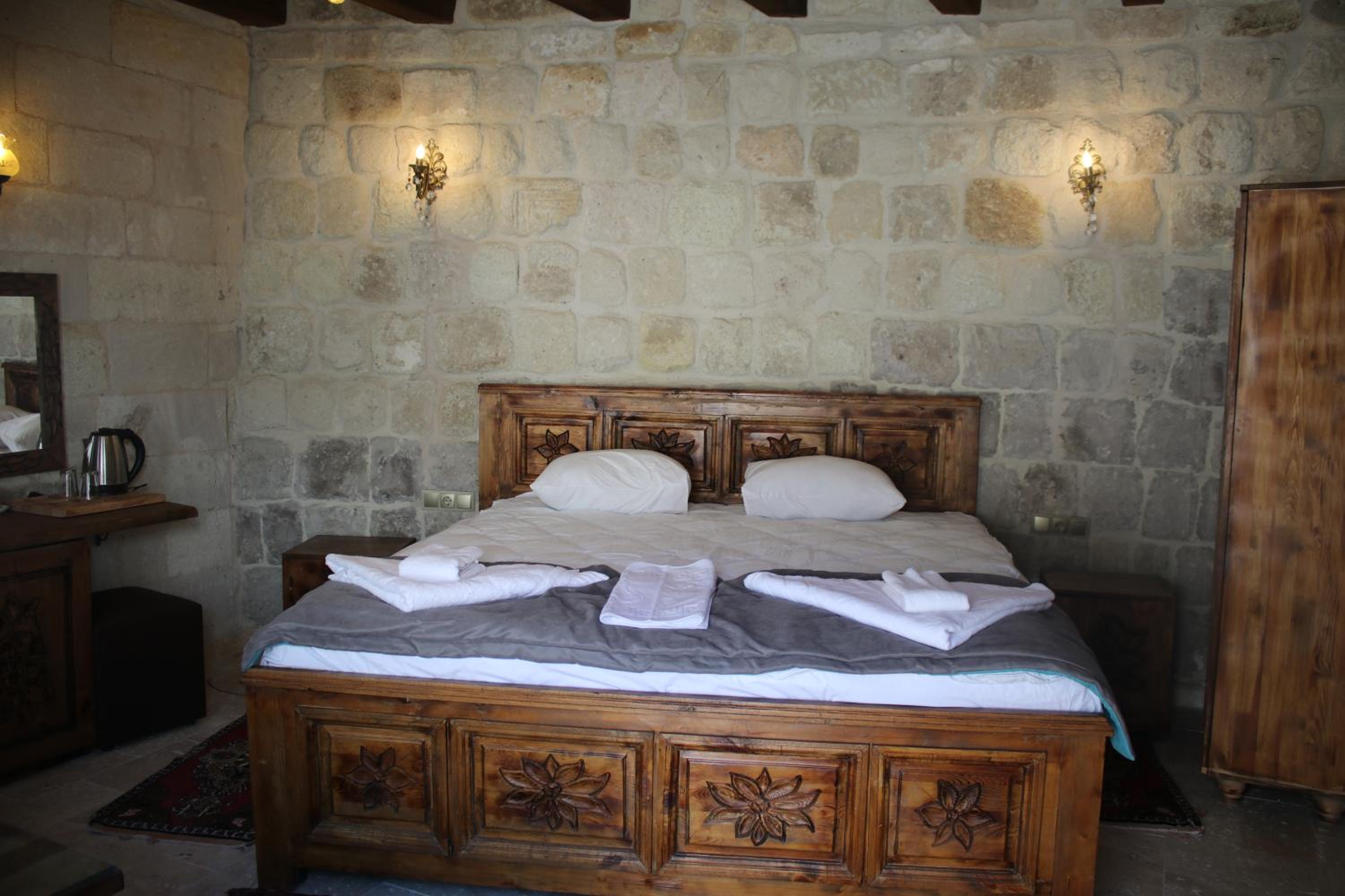 Budget Double Room - Photo 7