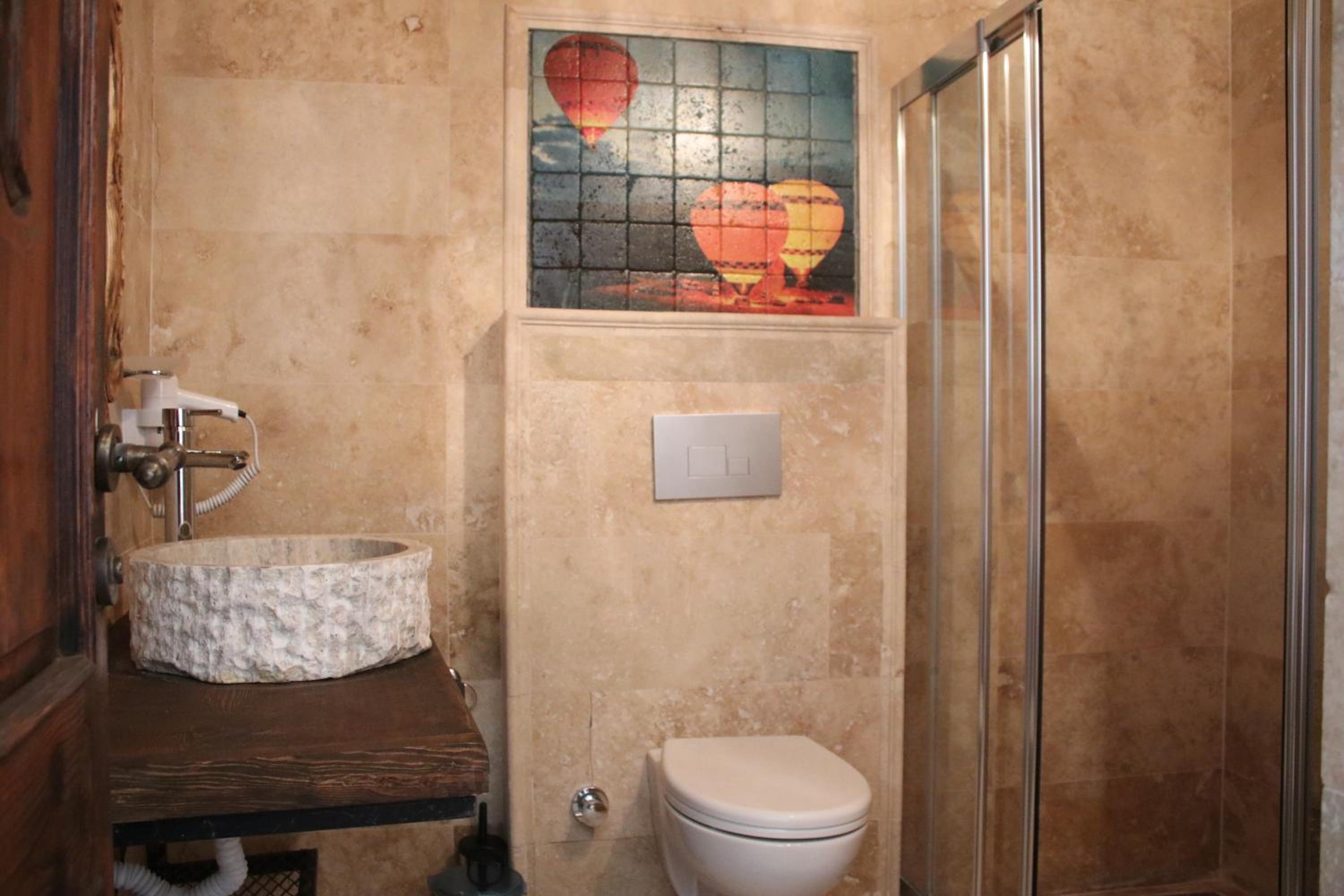 Budget Double Room - Photo 10