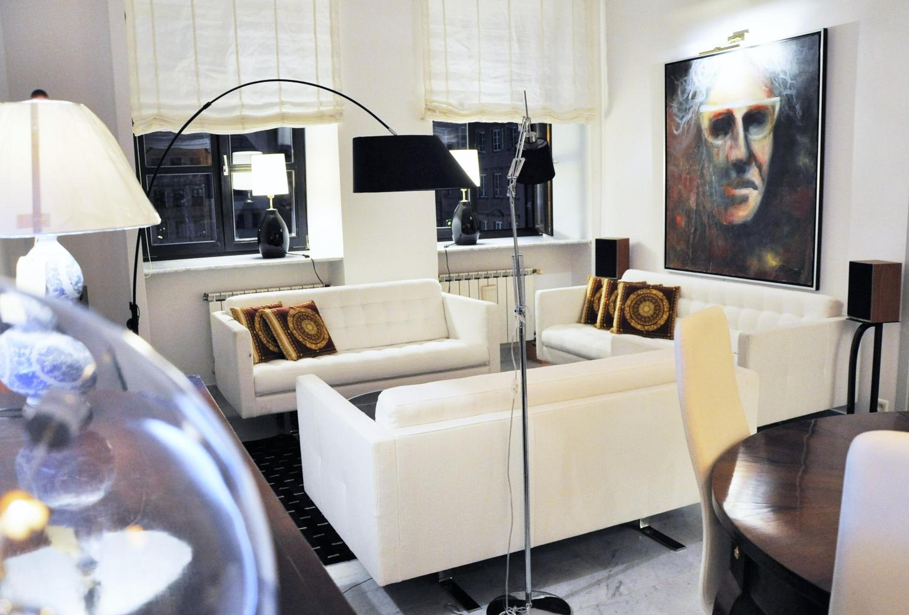 Deluxe Suite with Market Square view 