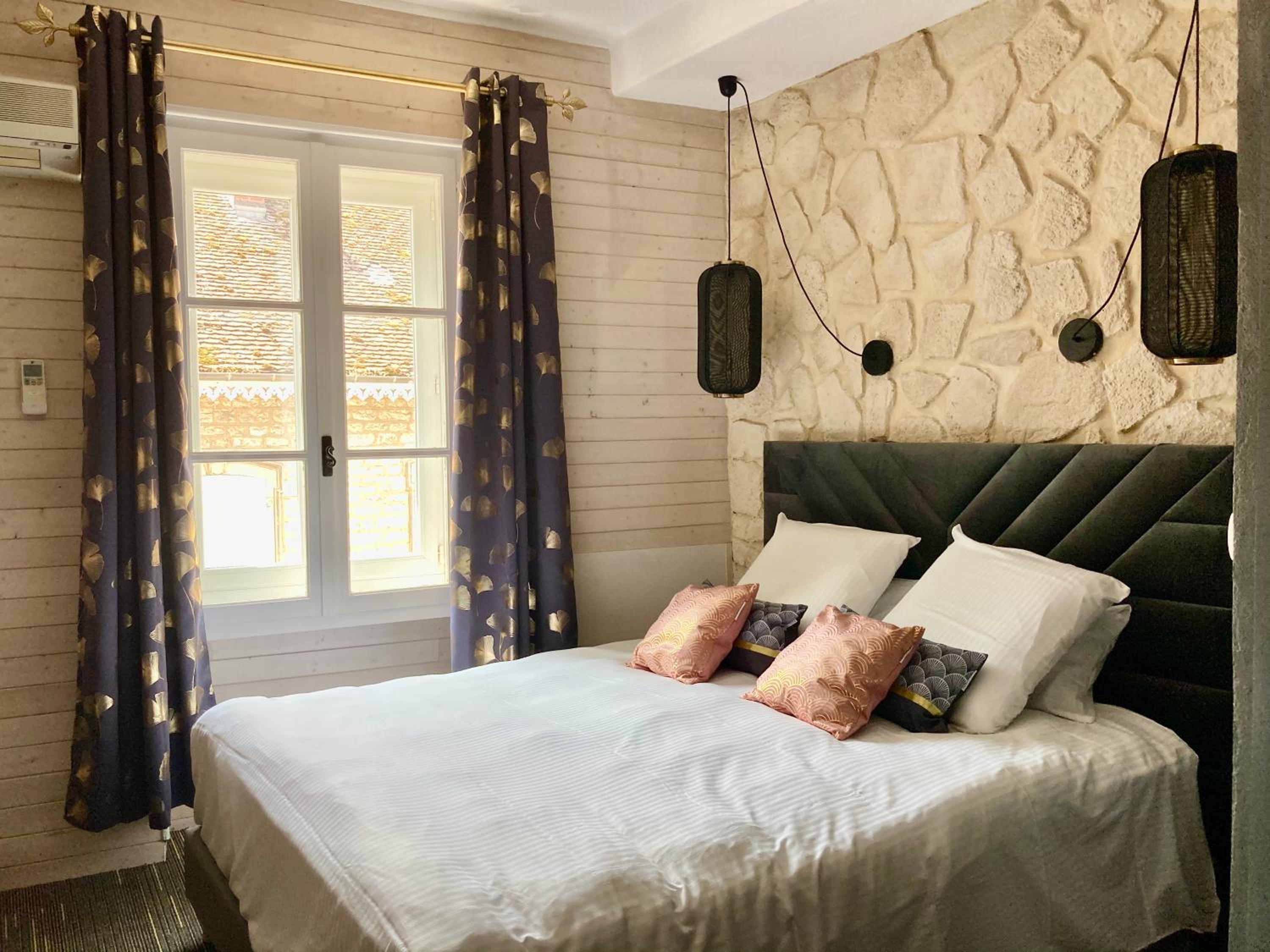 Double Room - Photo 5