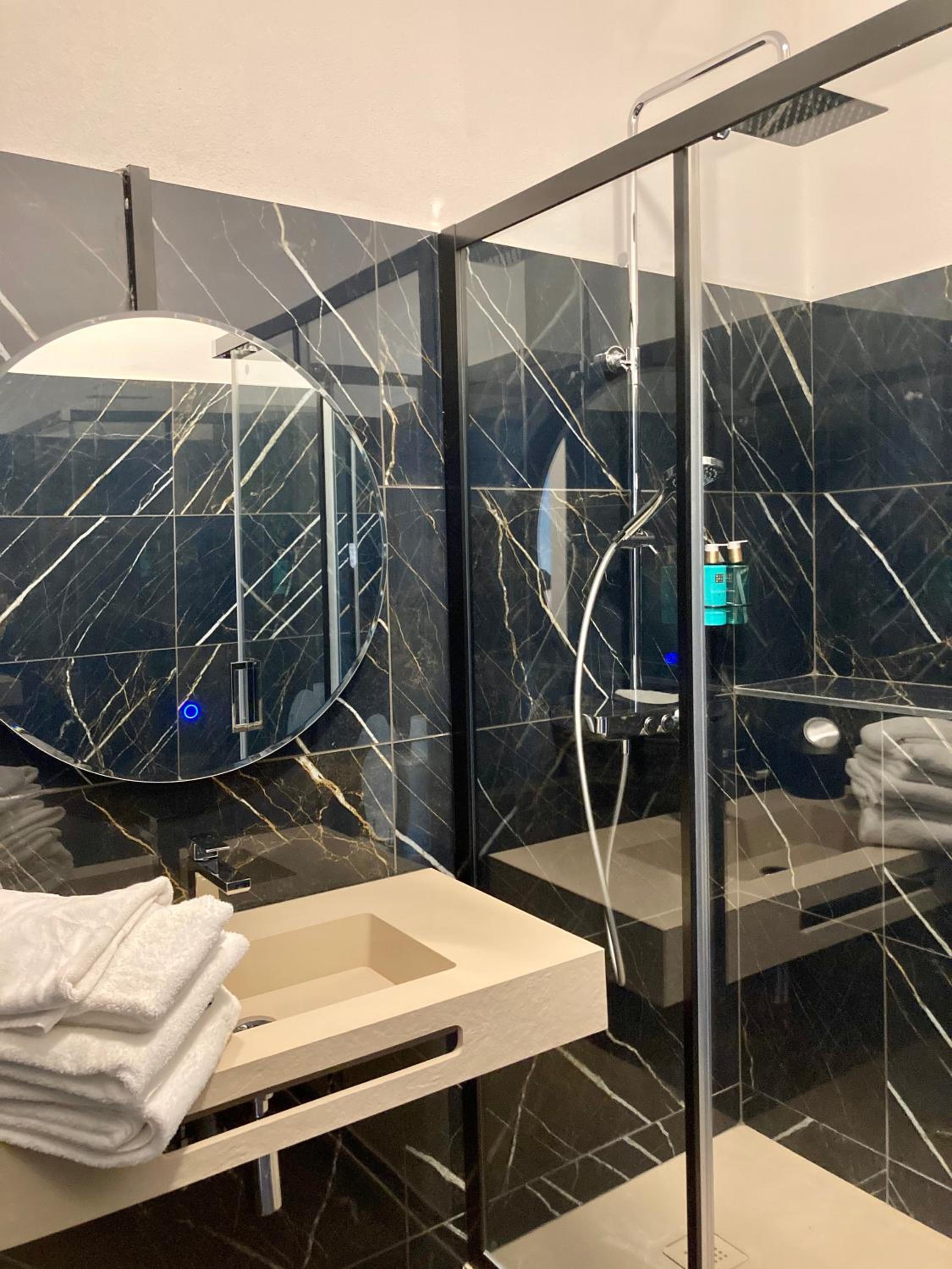 Double Room - Photo 4
