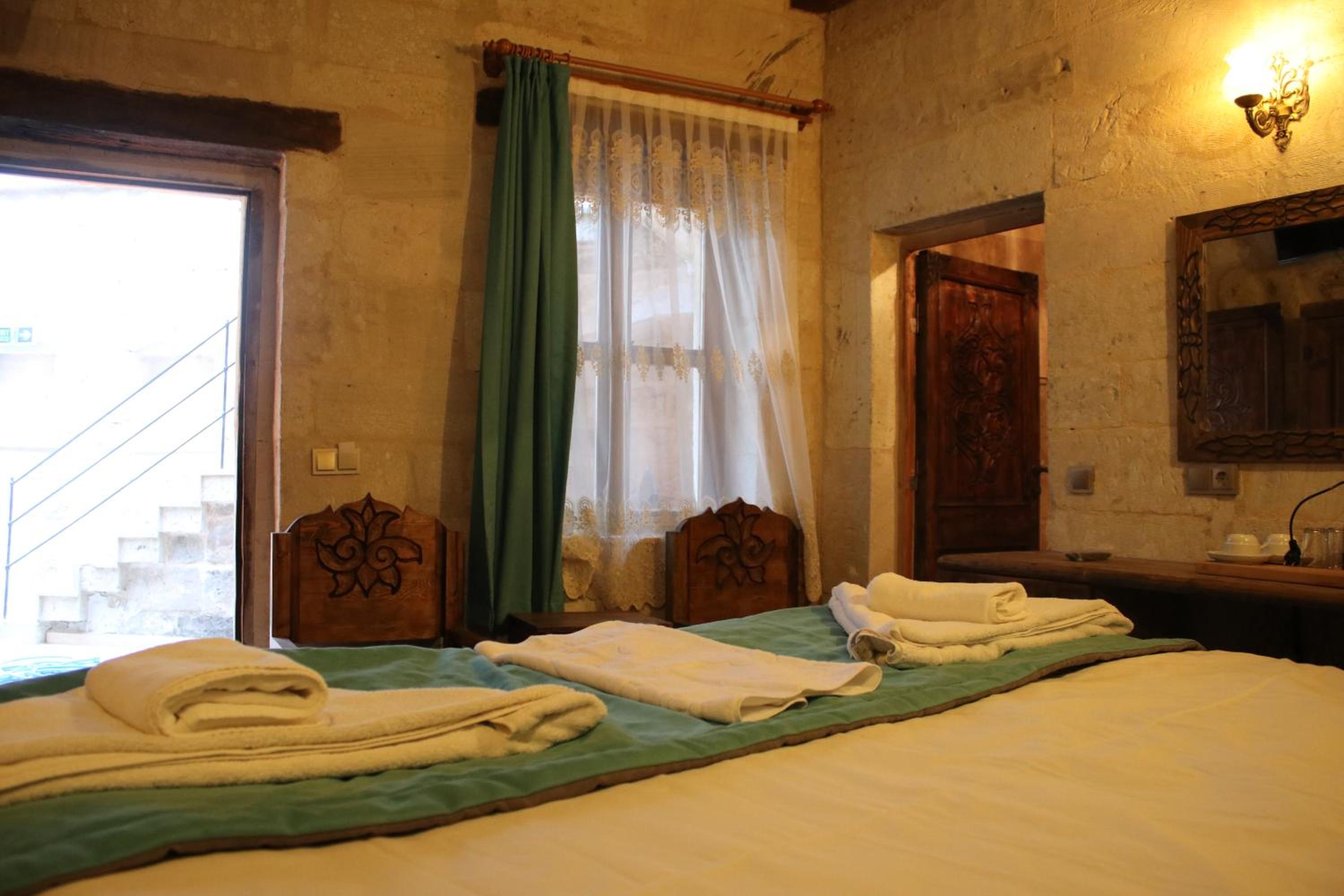 Budget Double Room - Photo 3