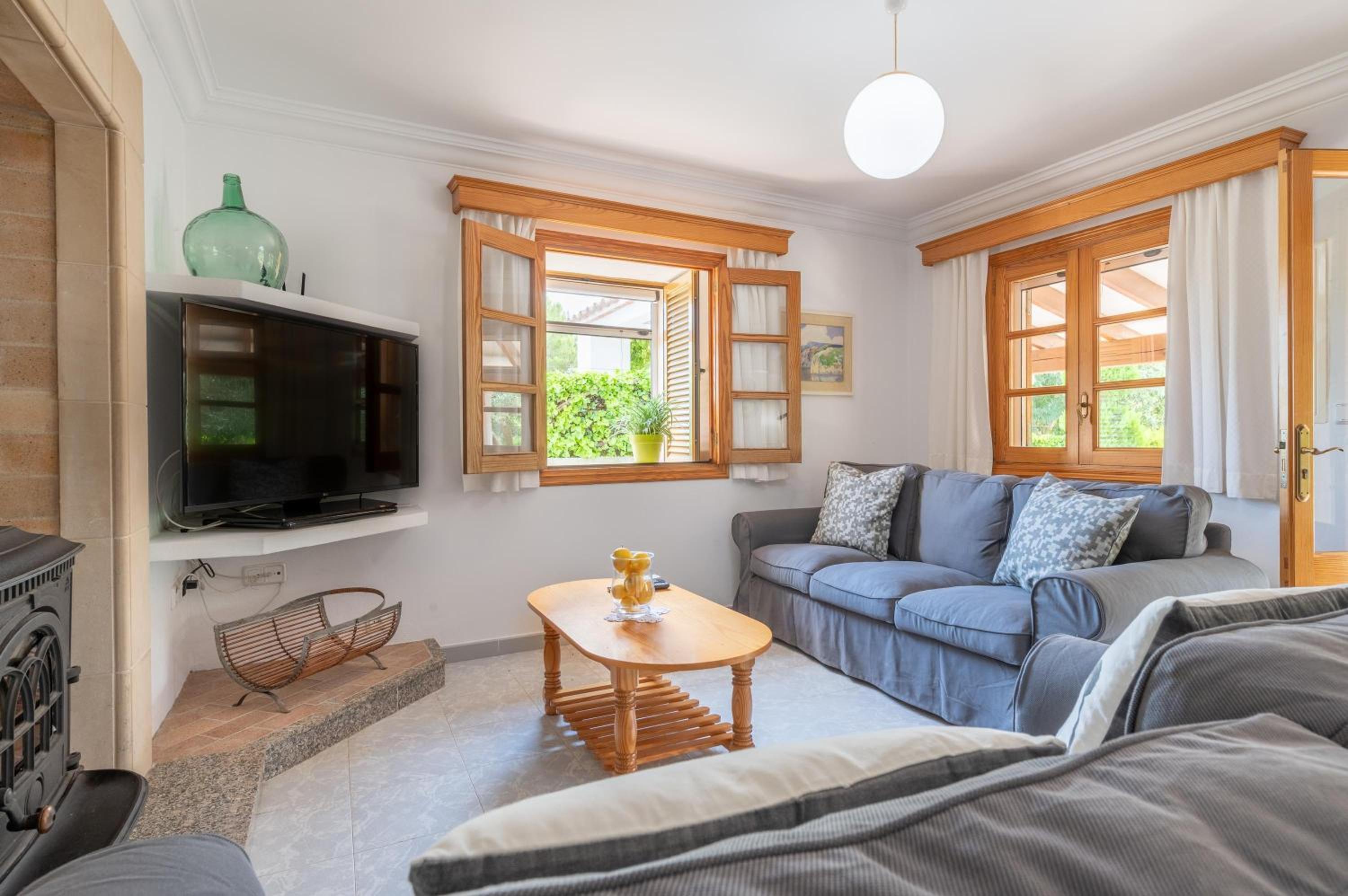 Villa with Garden View