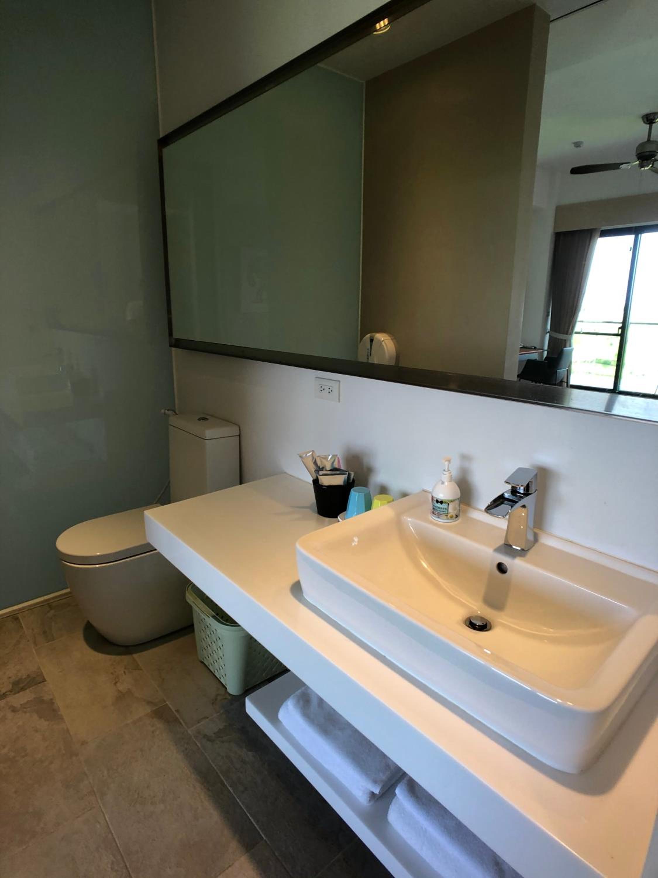 Classic Double Room with Balcony - Photo 11