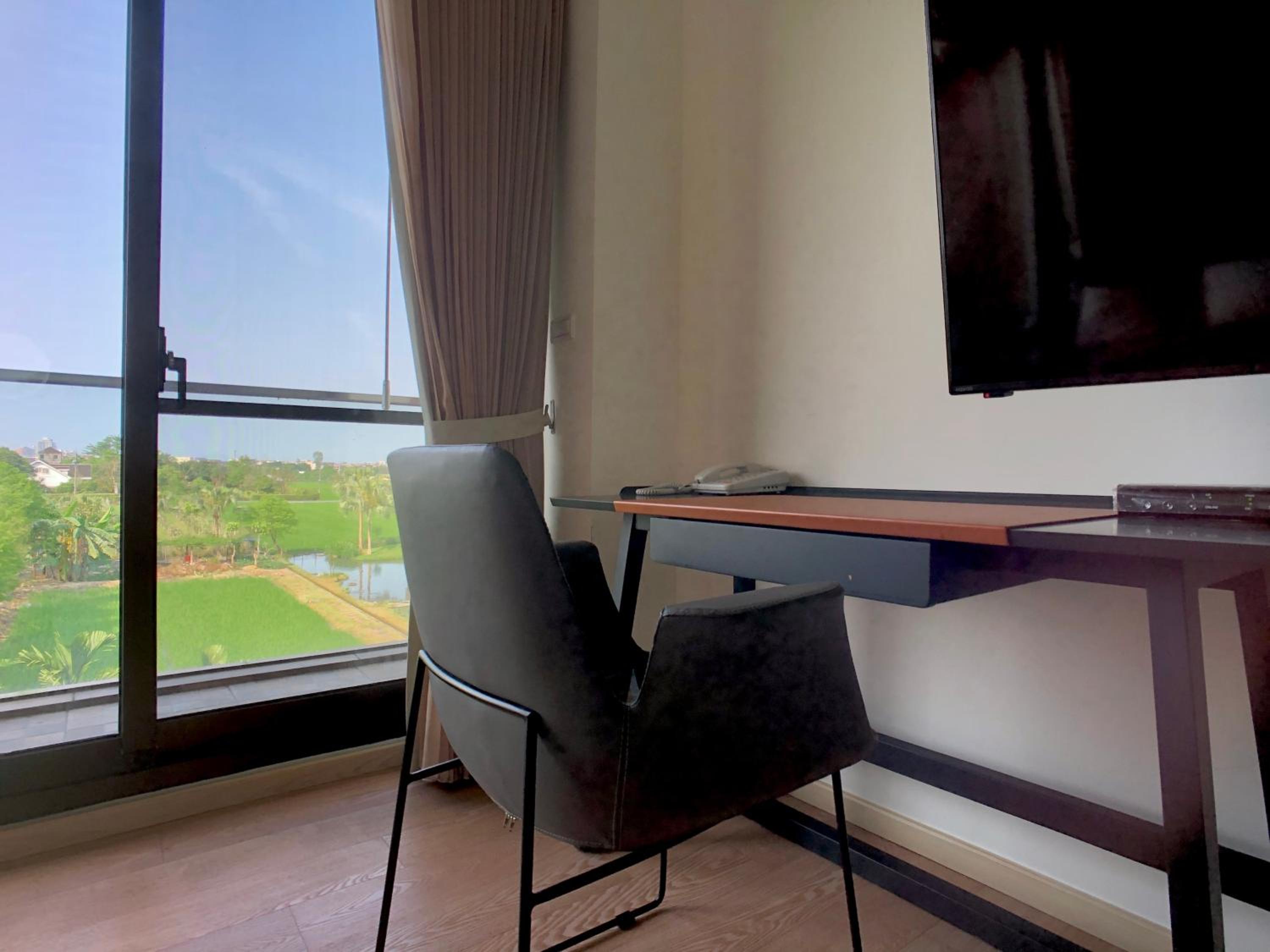 Classic Double Room with Balcony - Photo 8
