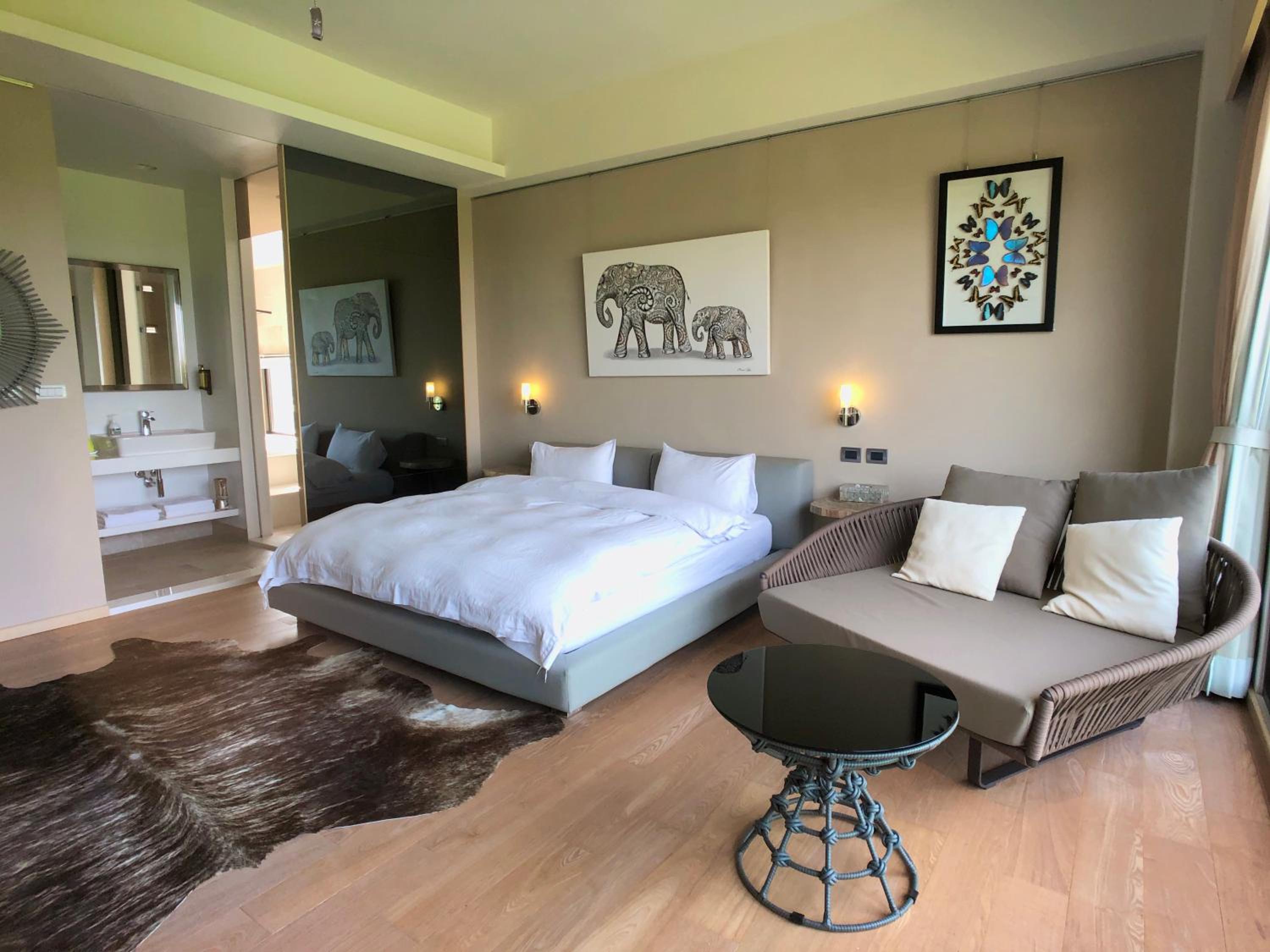 Classic Double Room with Balcony - Photo 6