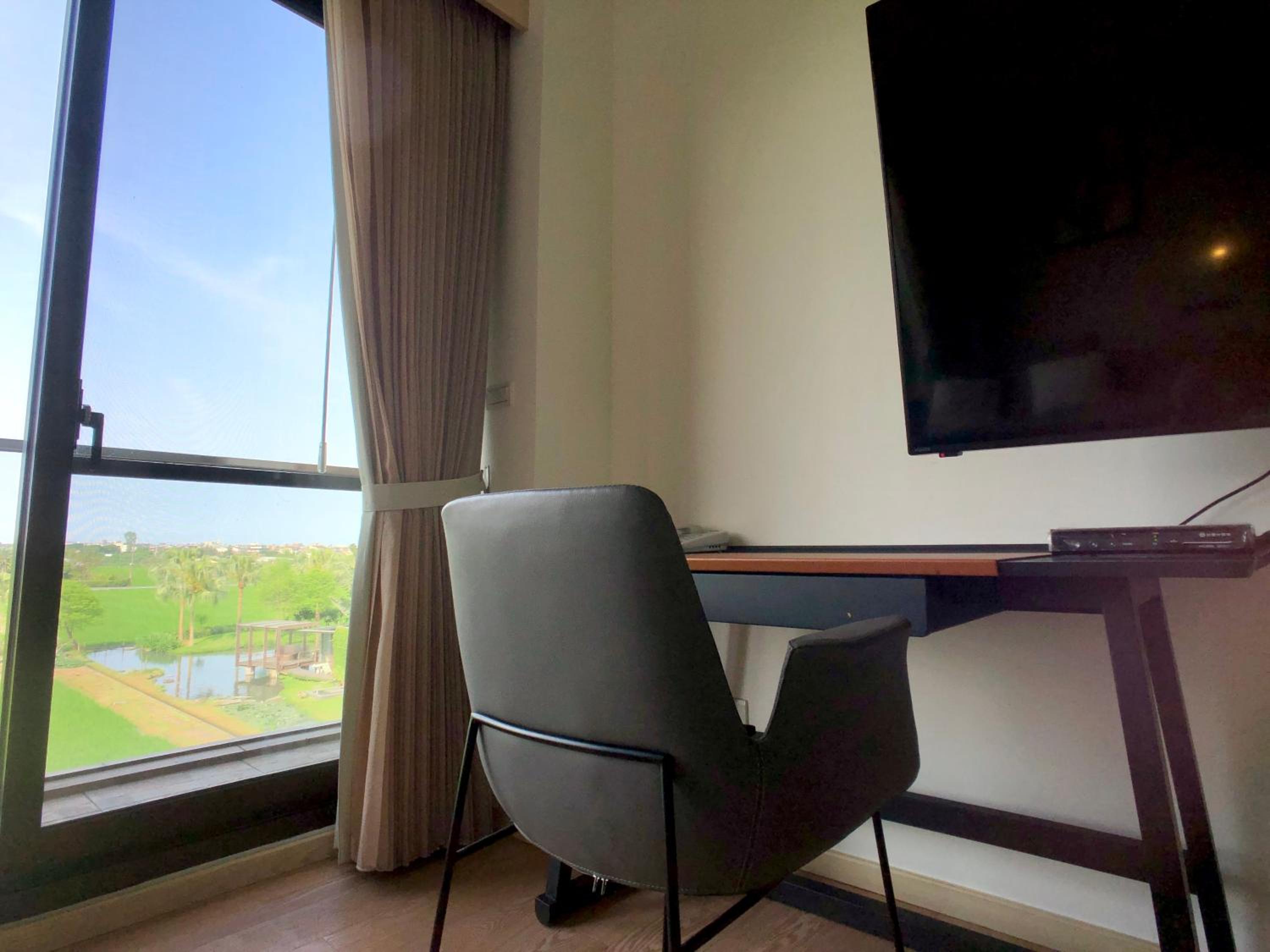 Classic Double Room with Balcony - Photo 4