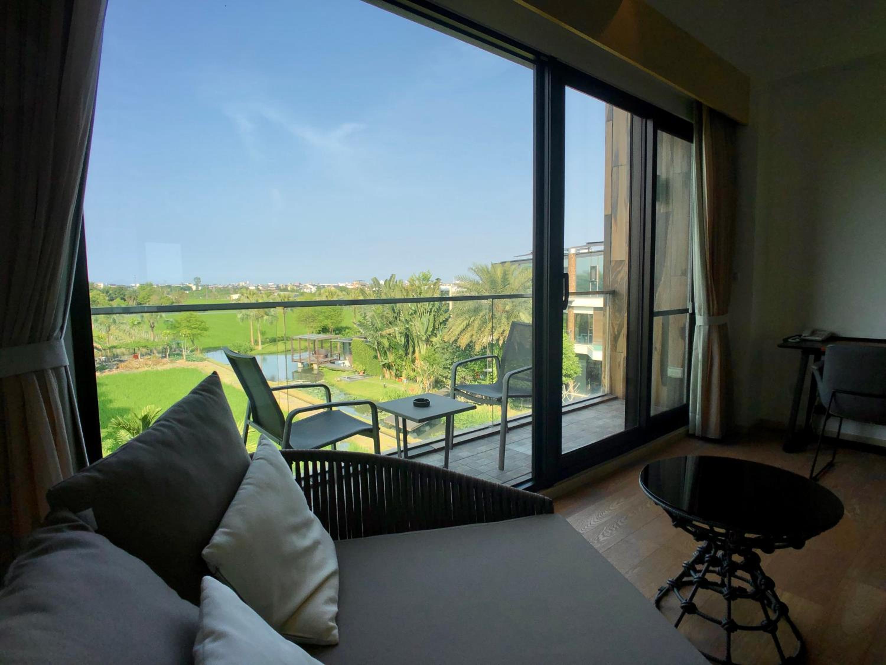 Classic Double Room with Balcony - Photo 2