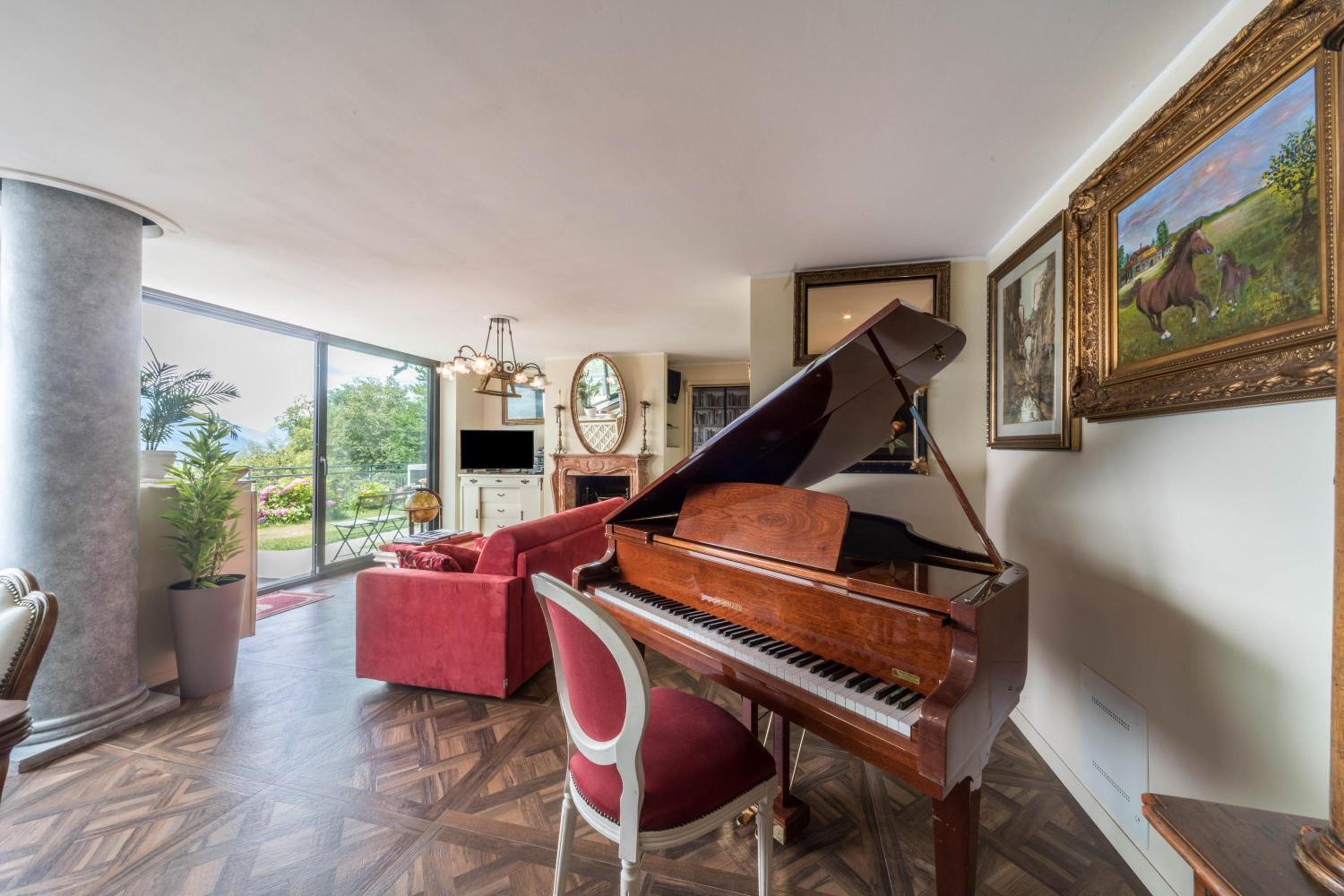 Two-Bedroom Deluxe Apartment with Balcony photo 1