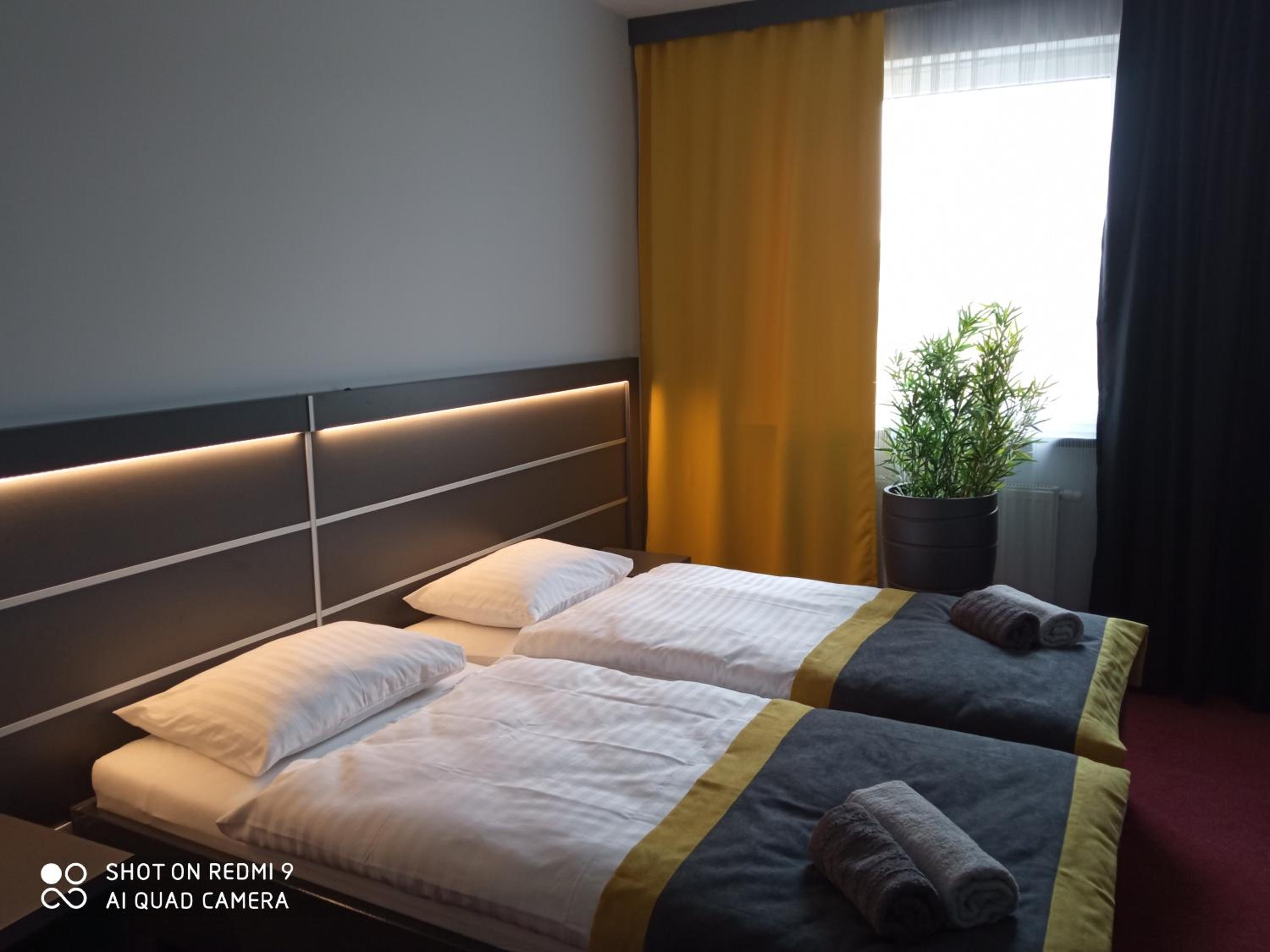 Standard Double Room - Photo 2