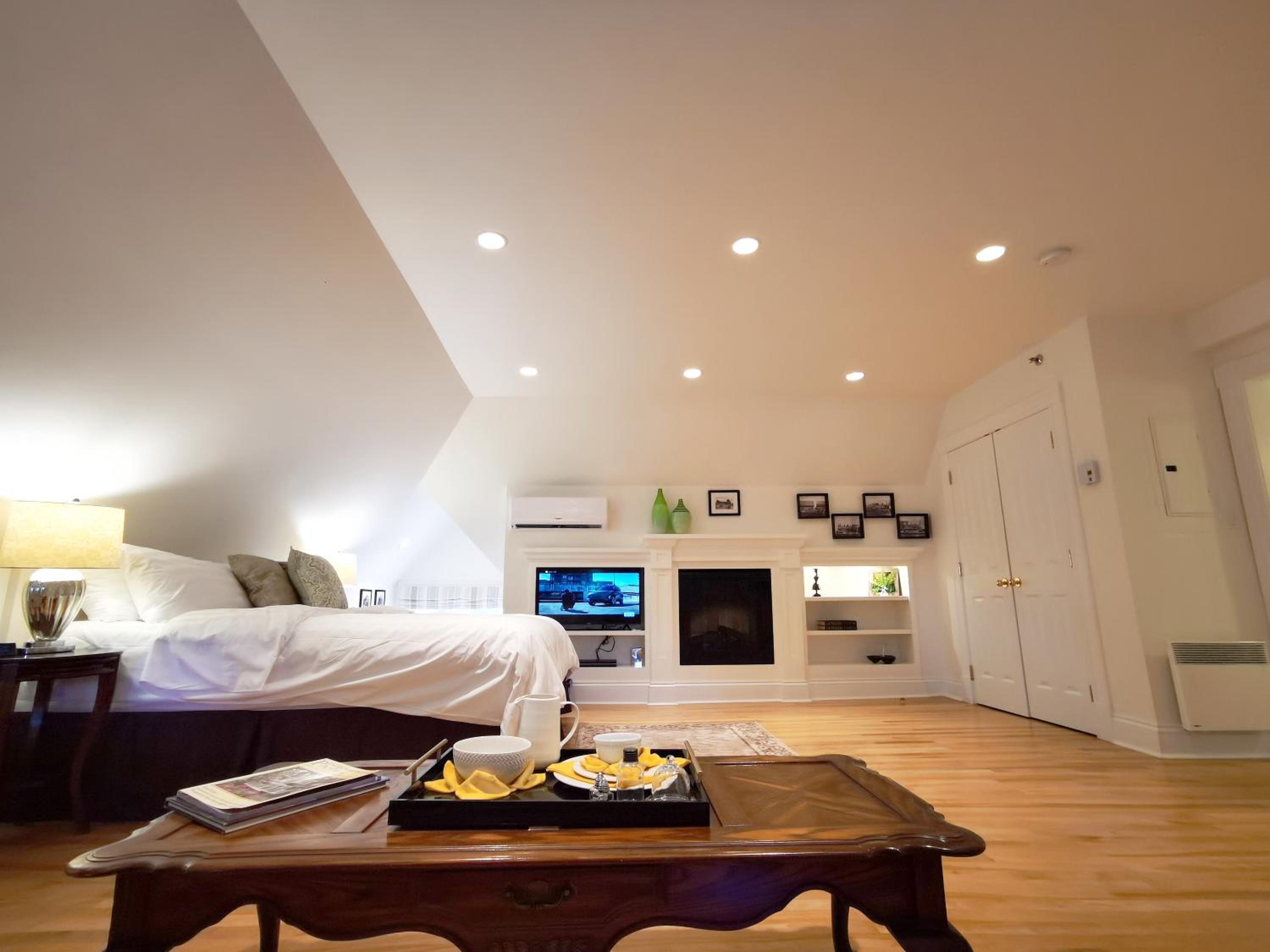 Deluxe Suite with Spa Bath