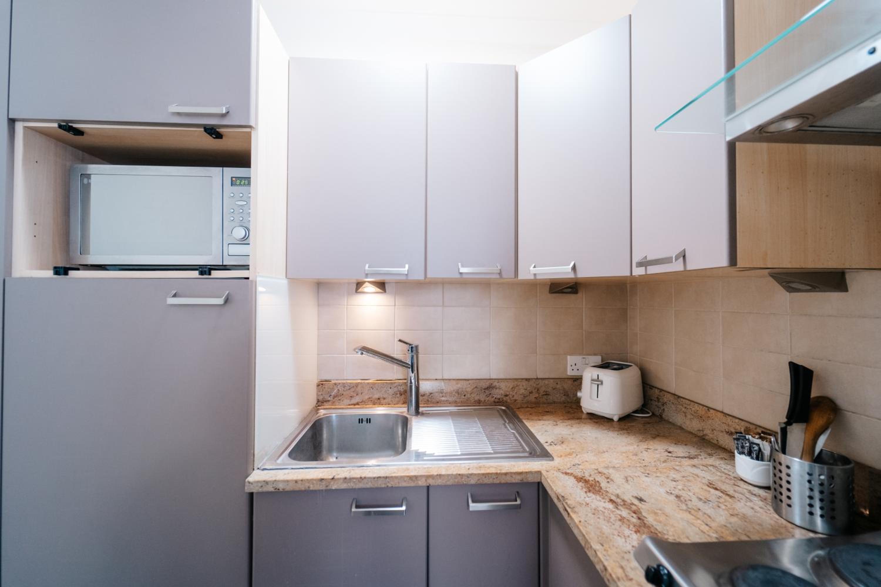 Apartment photo 2