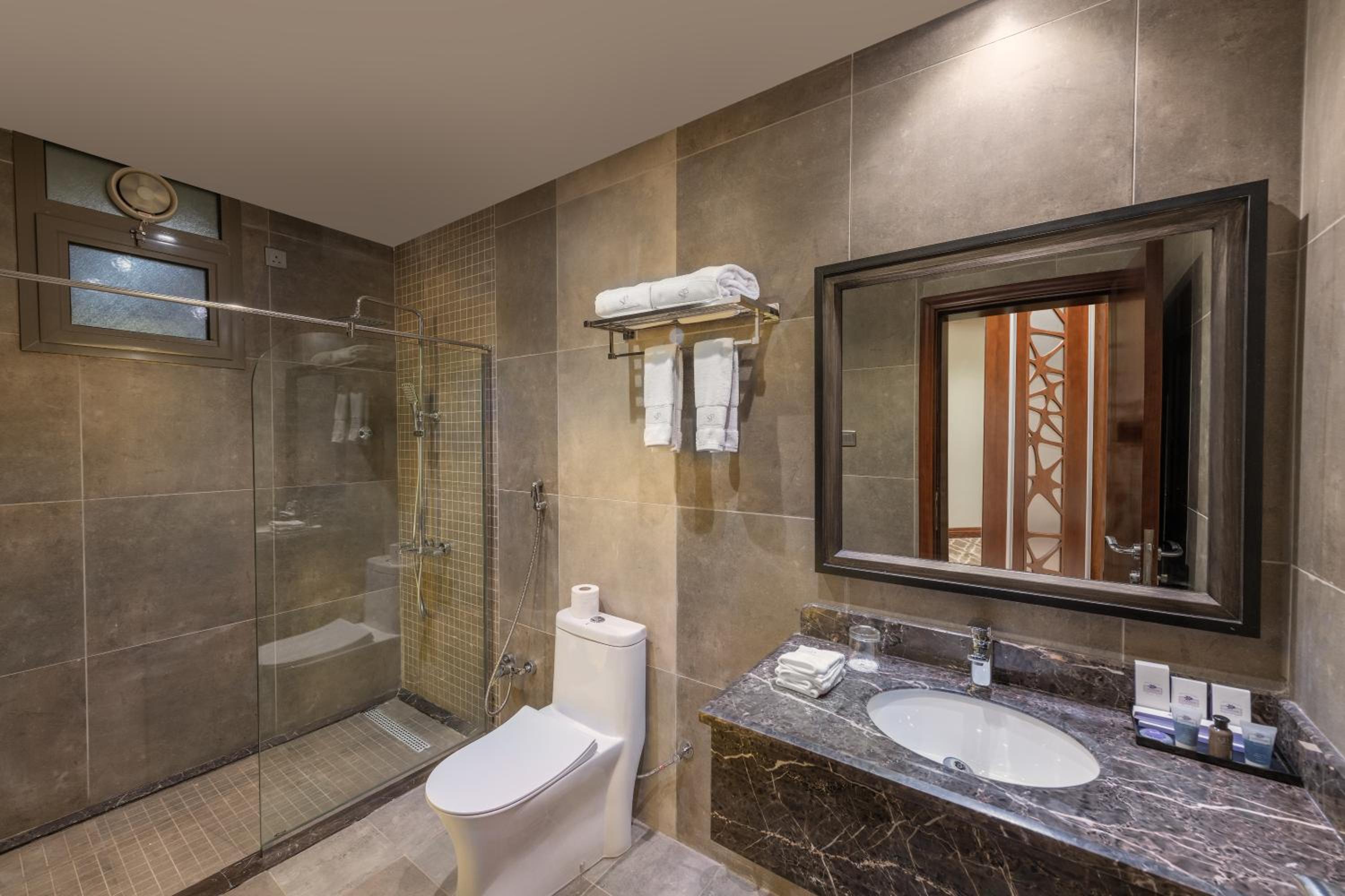 Two-Bedroom Villa - Photo 4