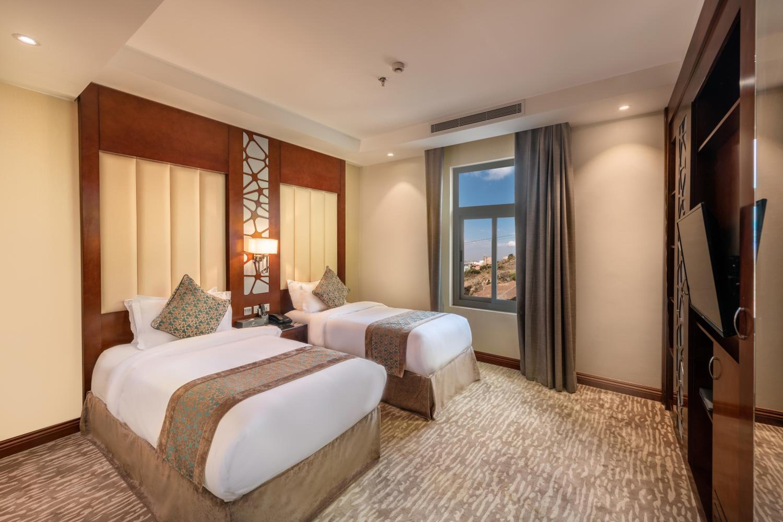 Twin Room with View - Photo 1