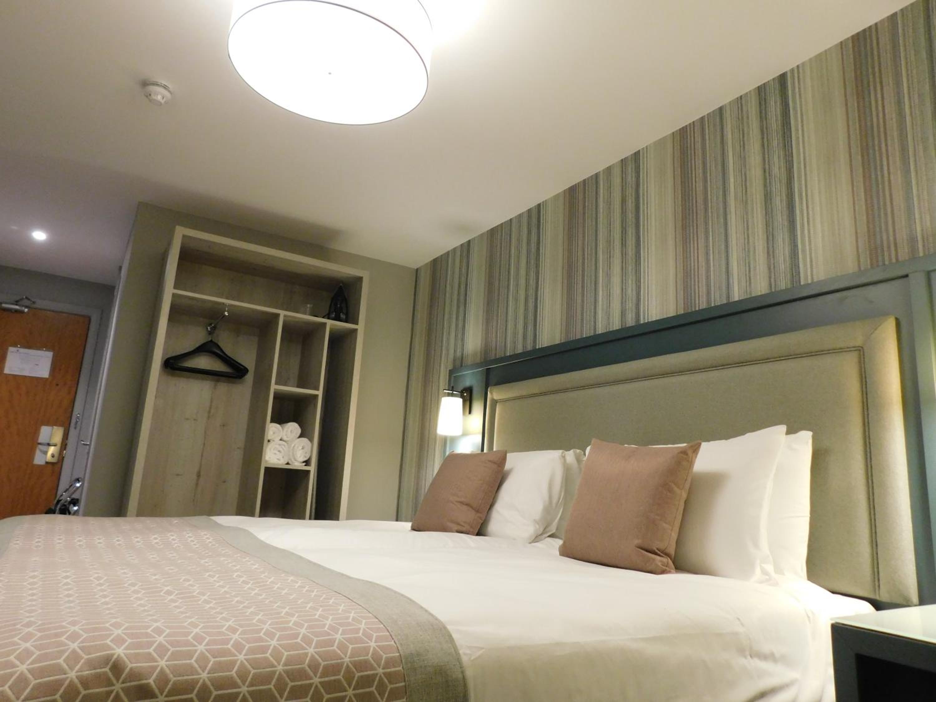 Double or Twin Room - Photo 4