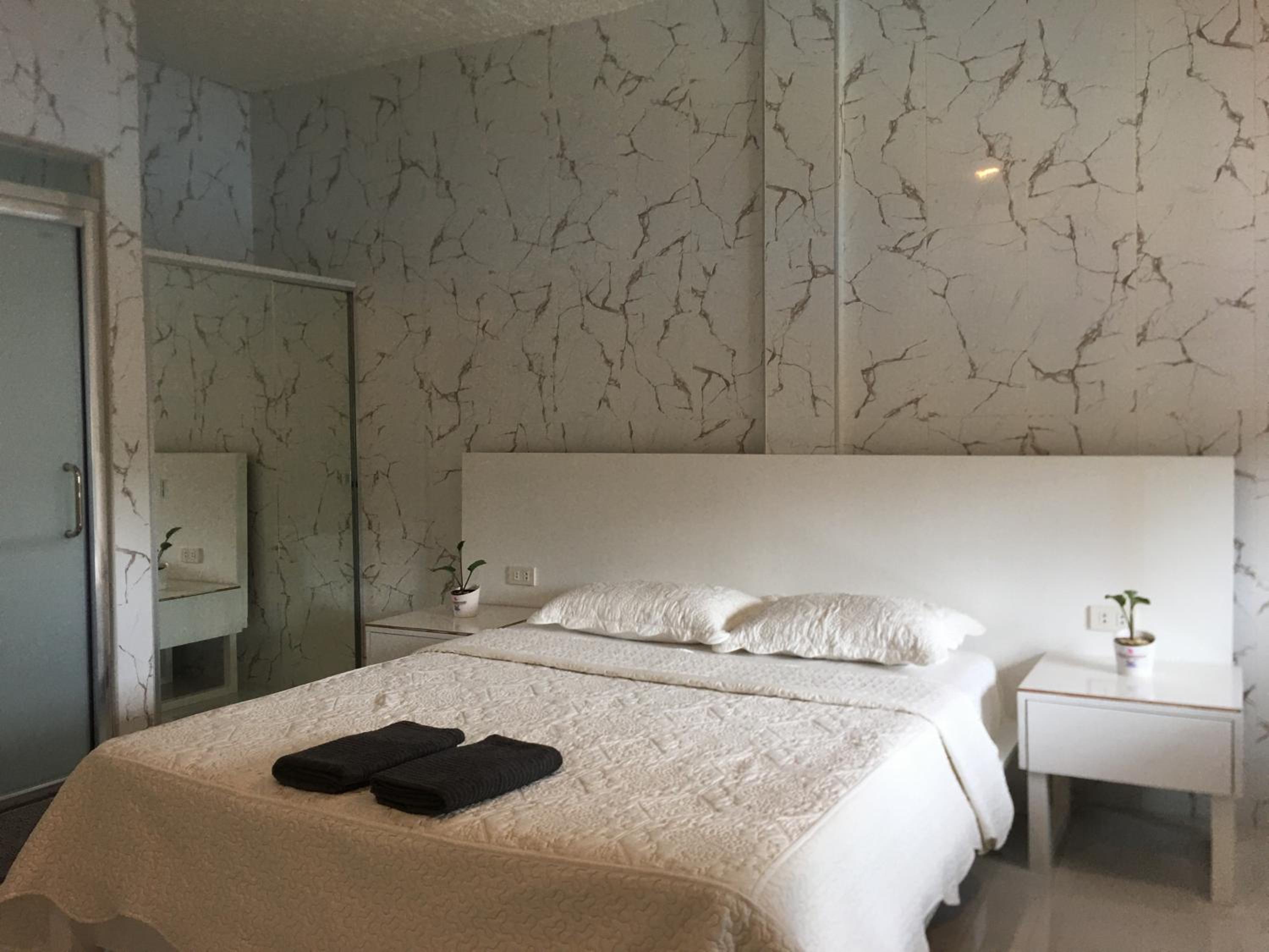 Standard Queen Room - Photo 2