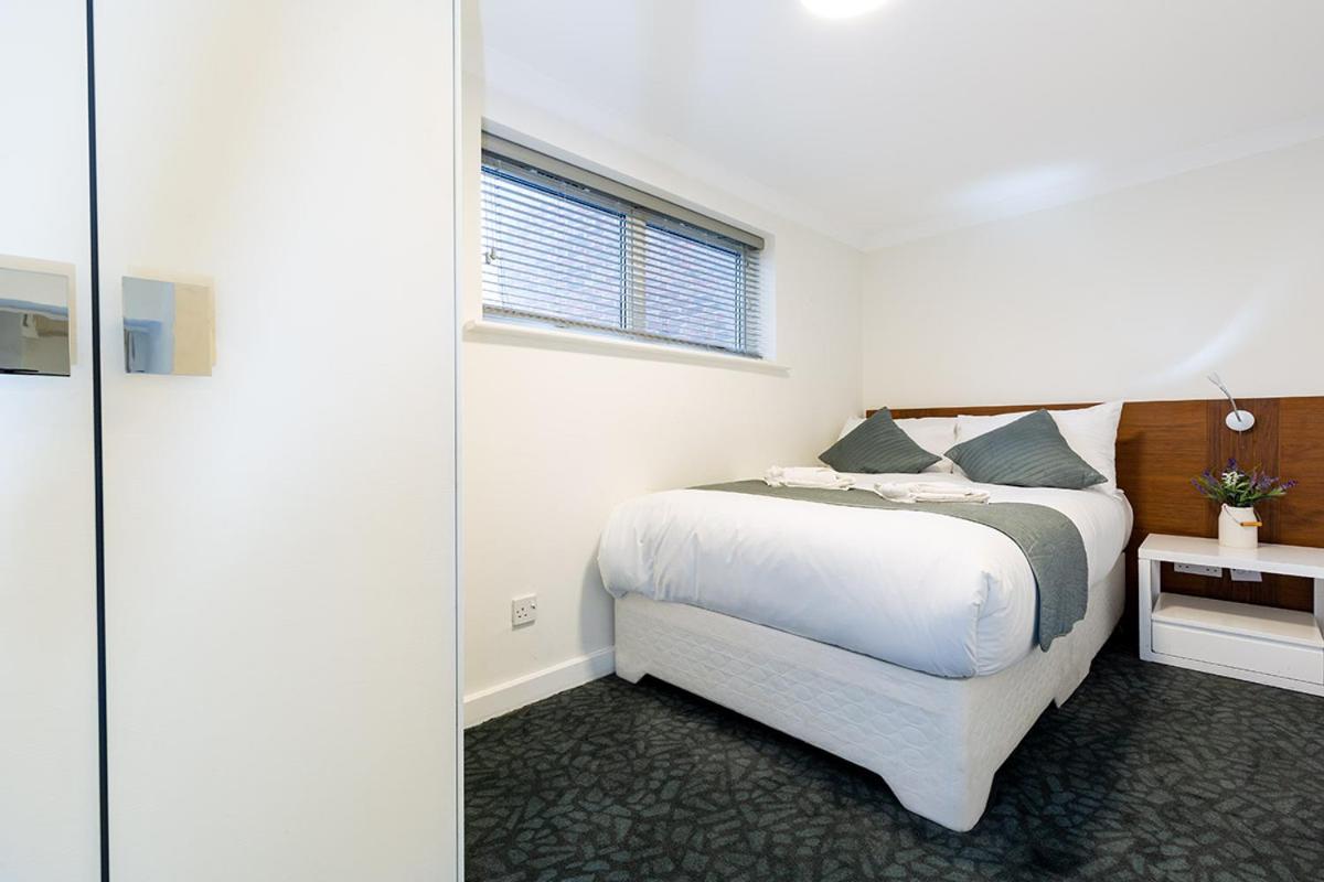 Two-Bedroom Apartment photo 2