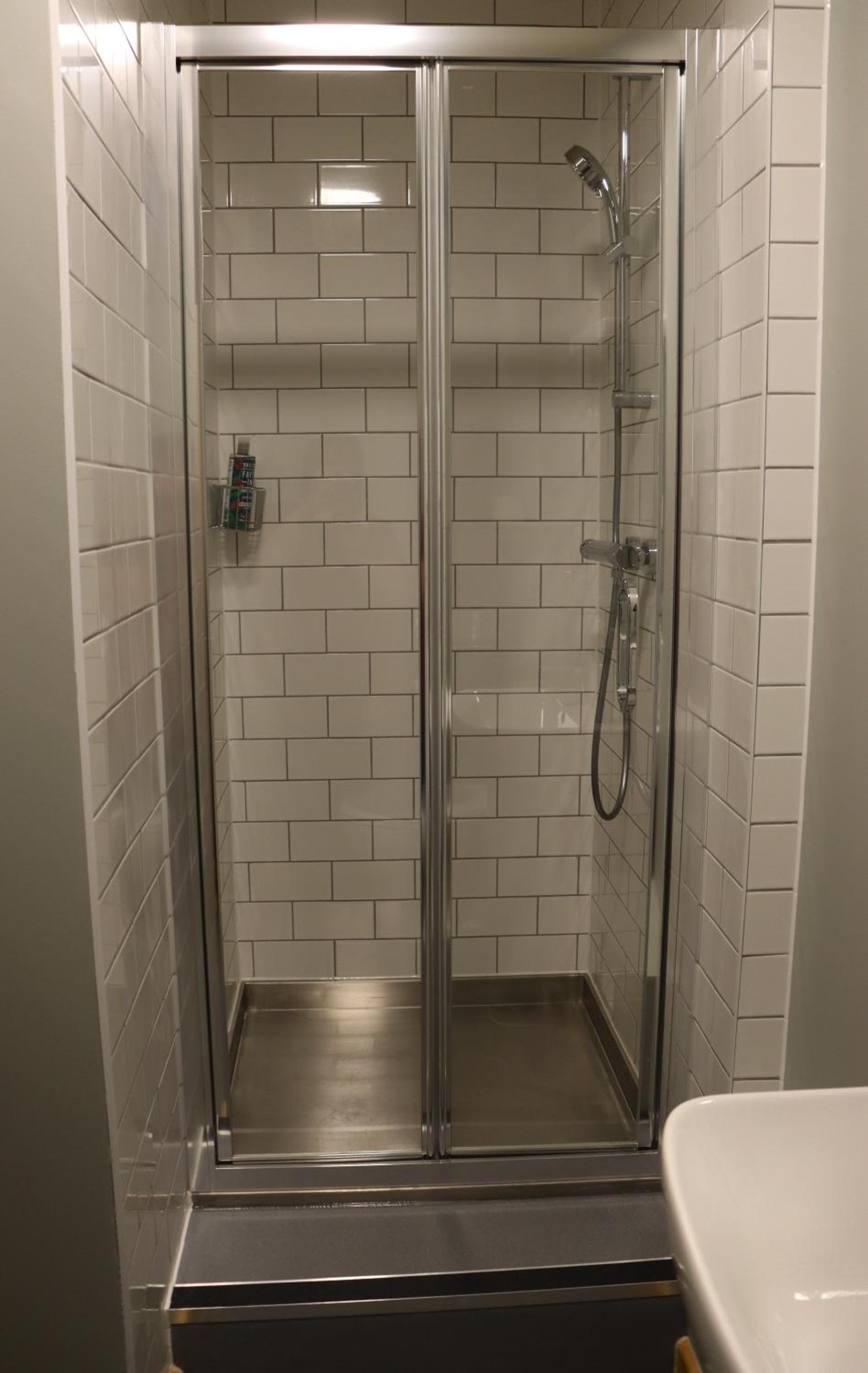 Double Room with Private Bathroom - Photo 5