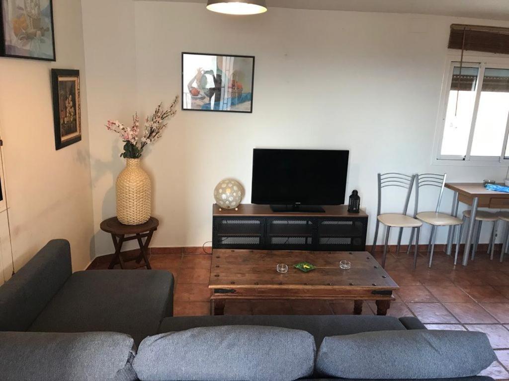 One-Bedroom House photo 2