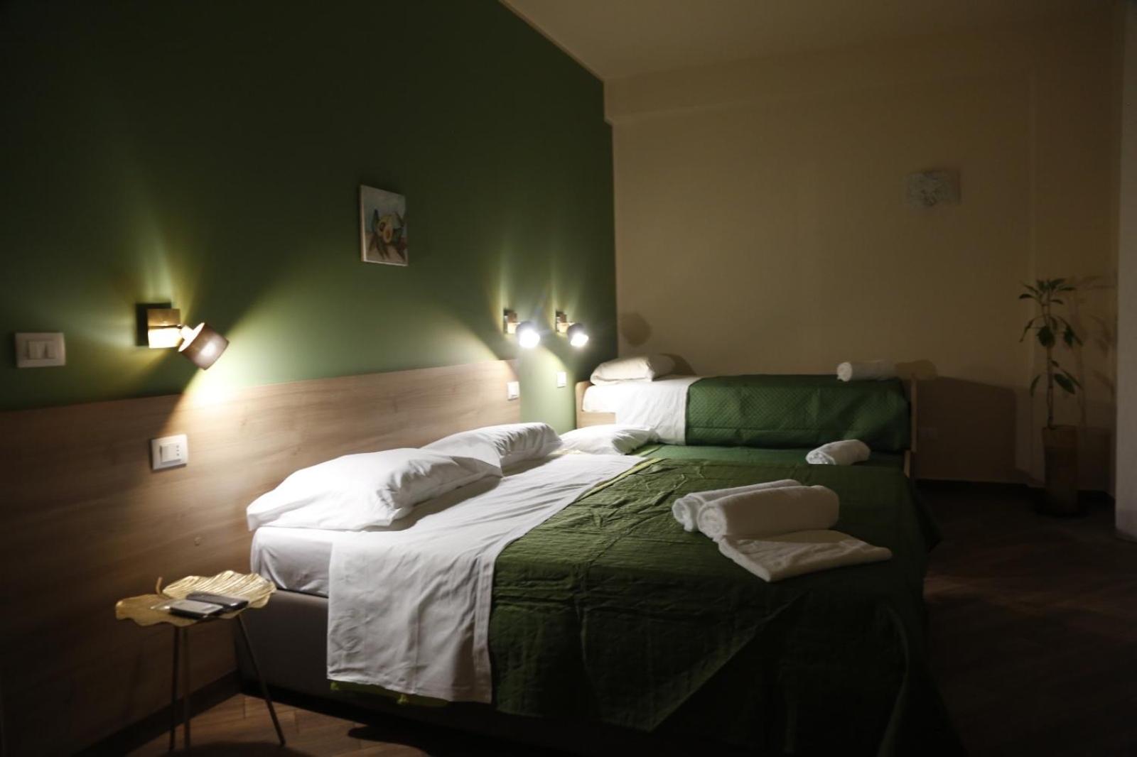 Quadruple Room - Photo 7