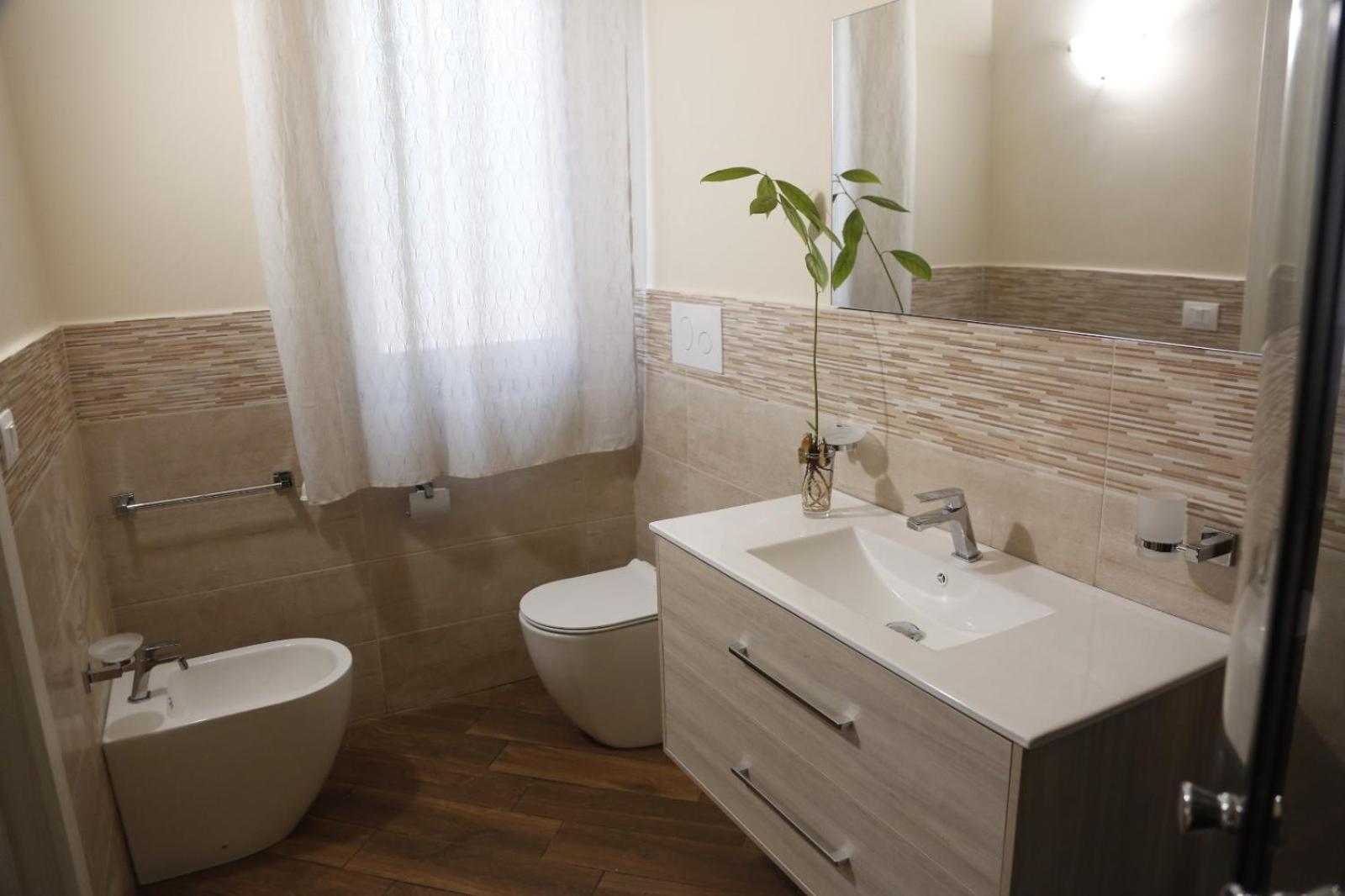 Quadruple Room - Photo 9