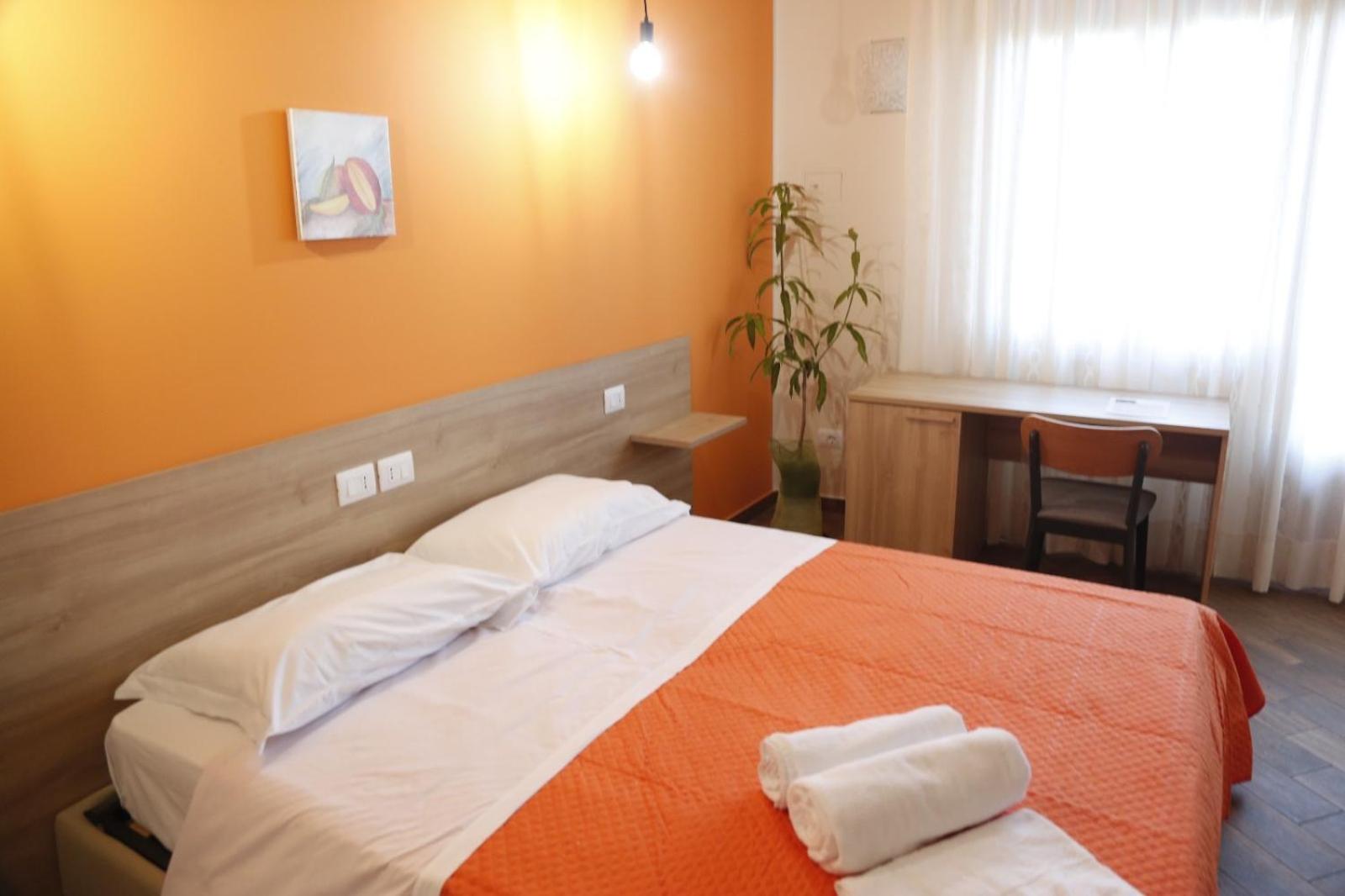 Triple Room - Photo 9