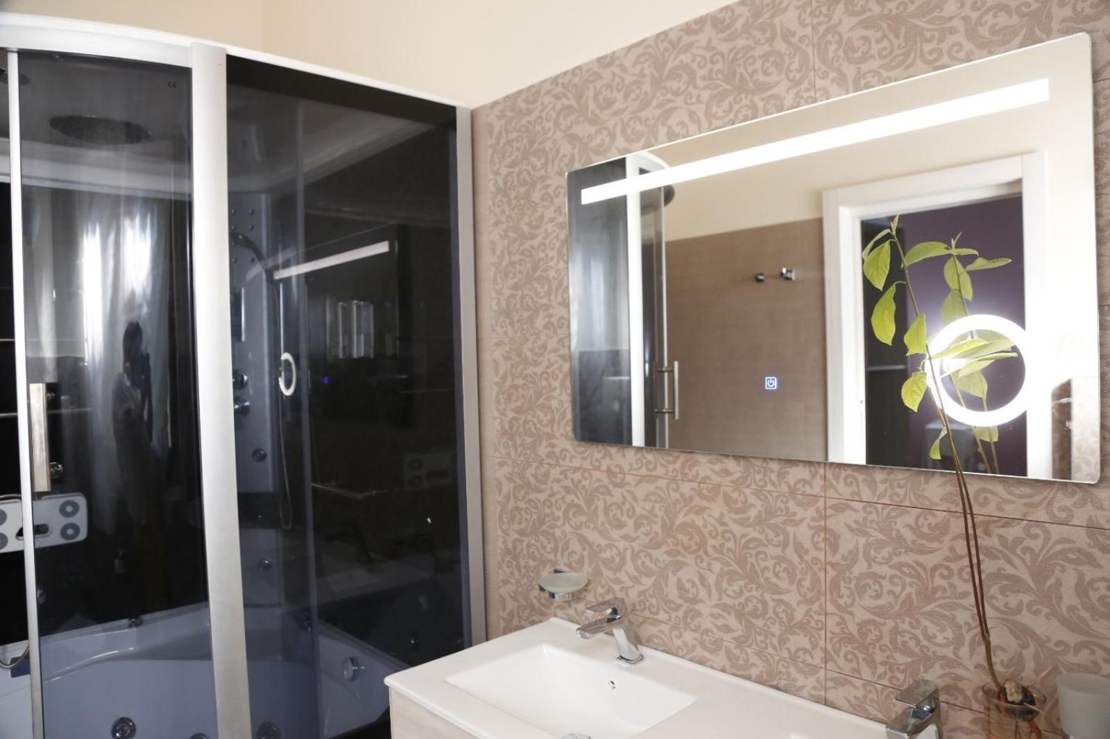 Double Room - Photo 14