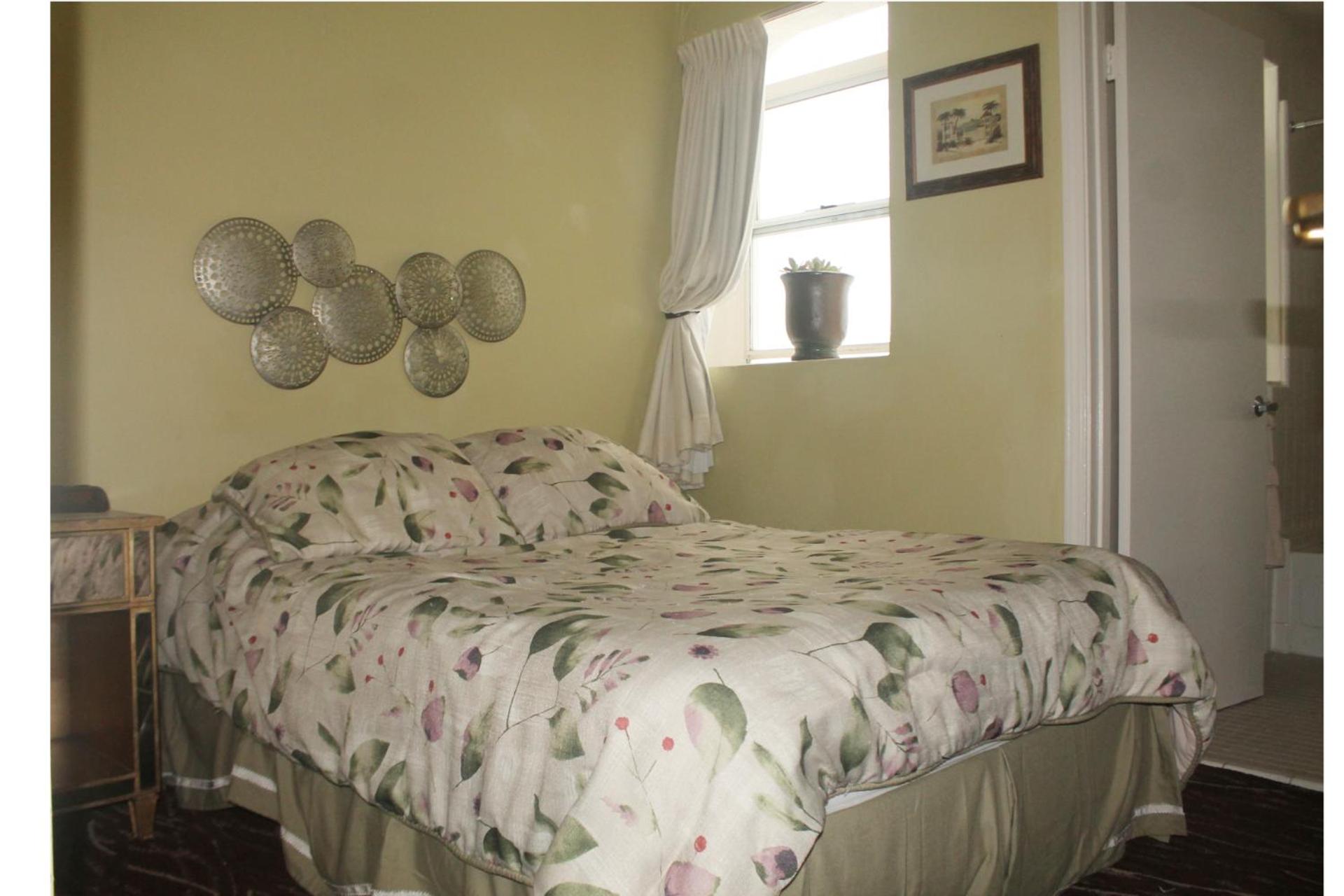 Petite Double Room