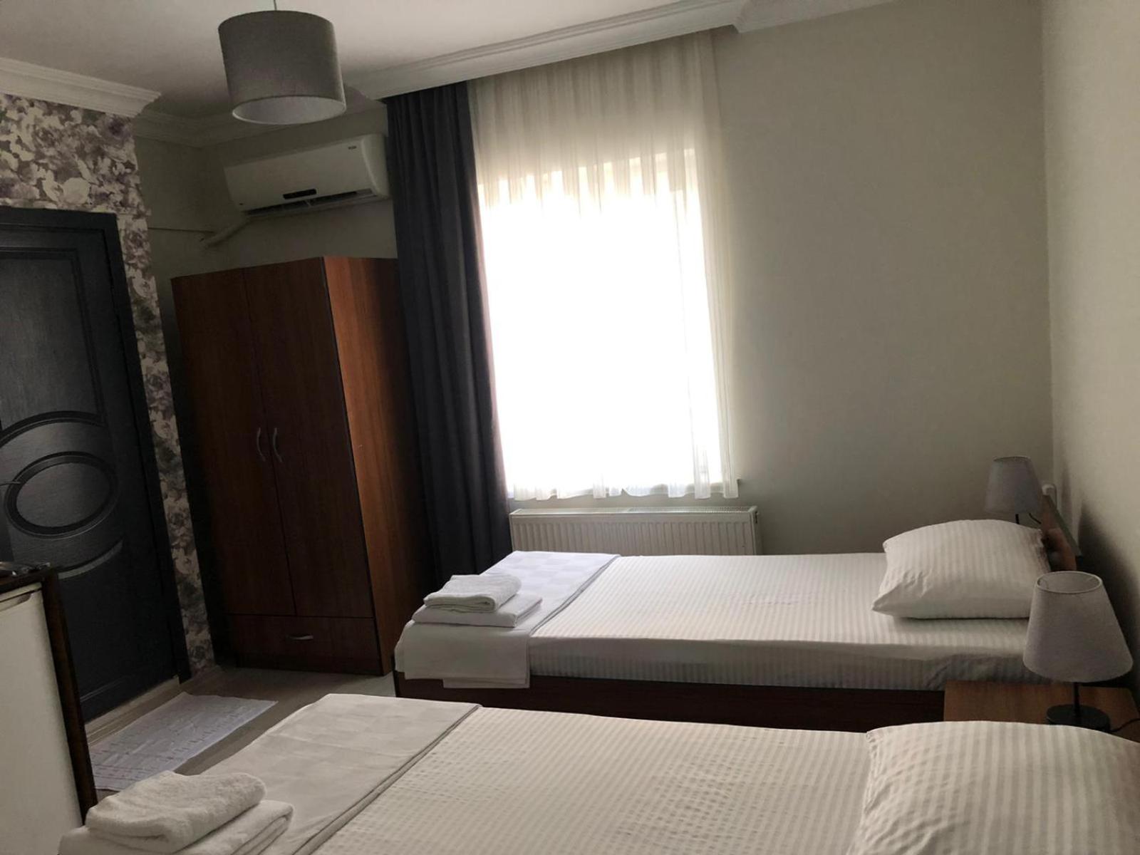 Standard Twin Room - Photo 3