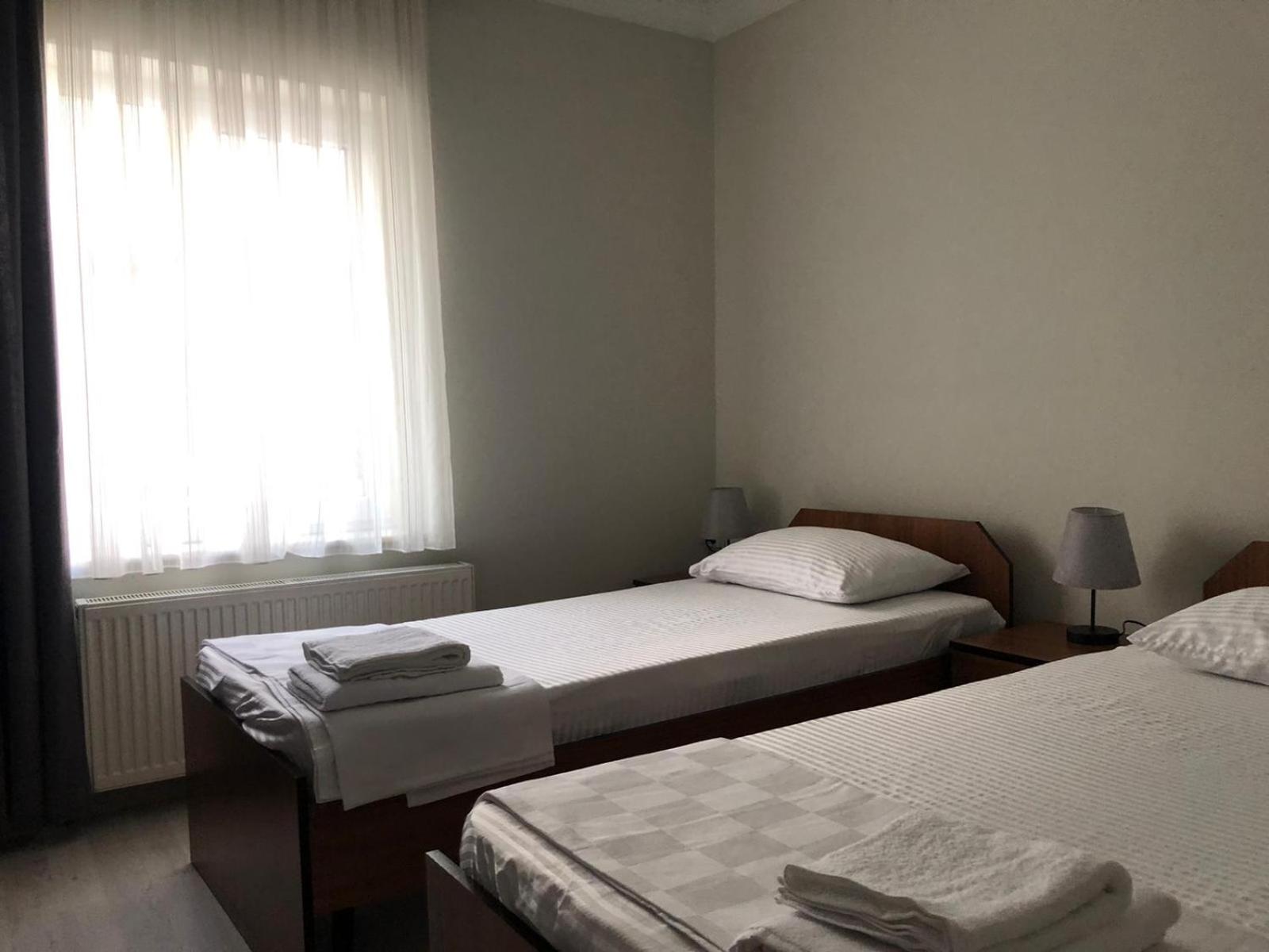 Standard Twin Room - Photo 1