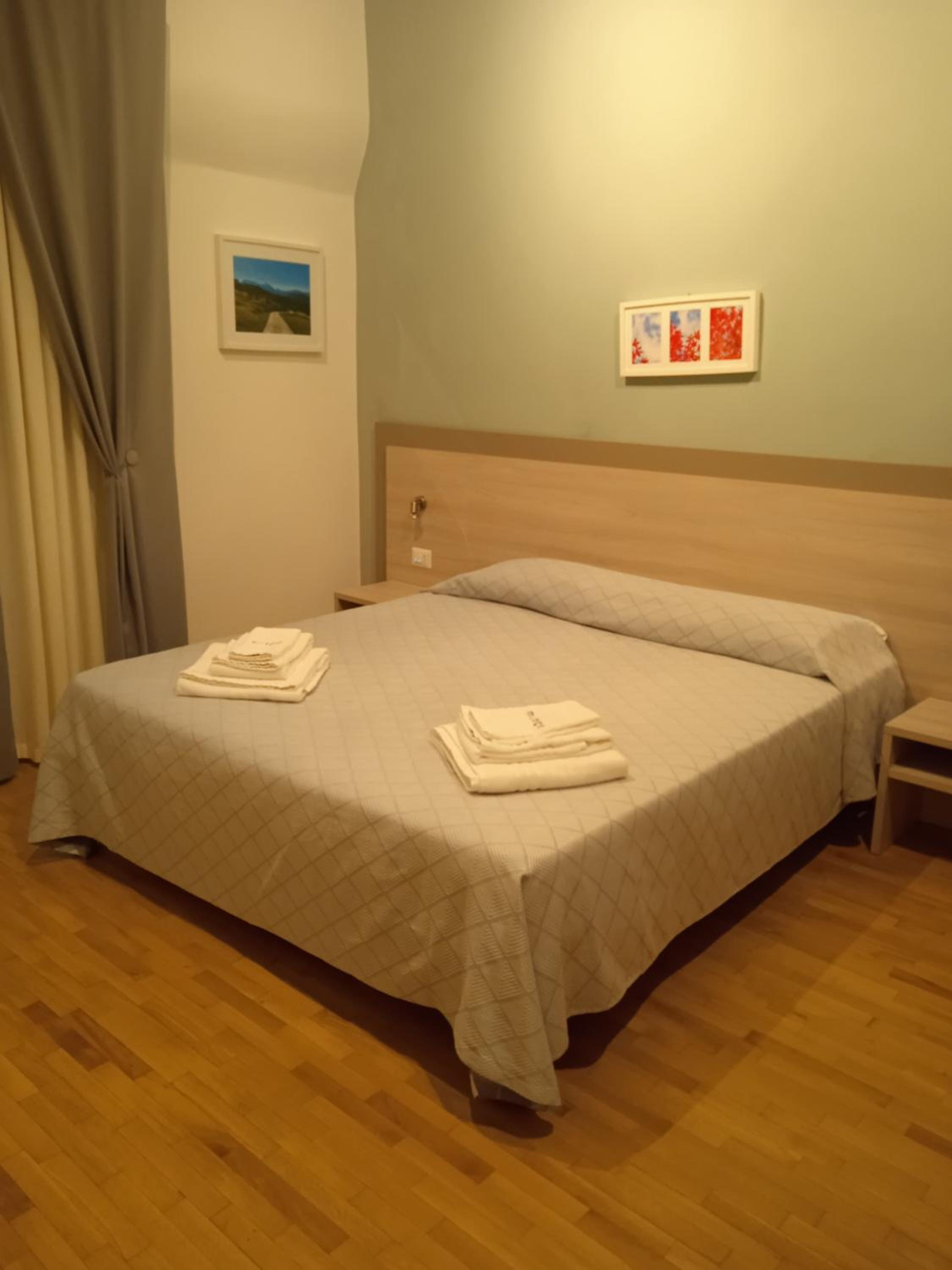 Double Room with Private Bathroom photo 3