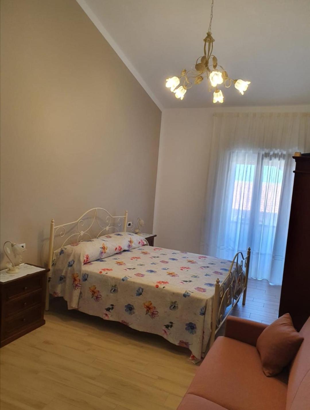 Double Room with Balcony - Photo 3