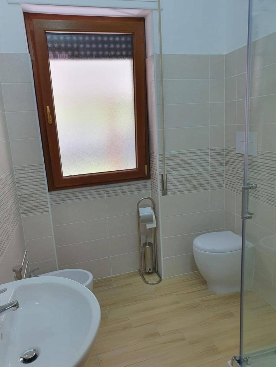 Double Room with Balcony - Photo 4