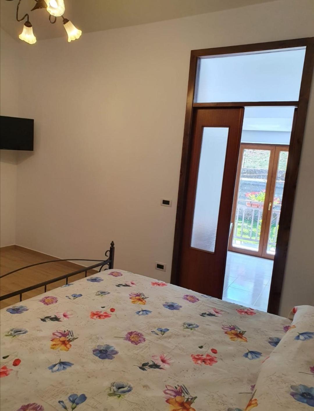 Apartment with Balcony - Photo 6