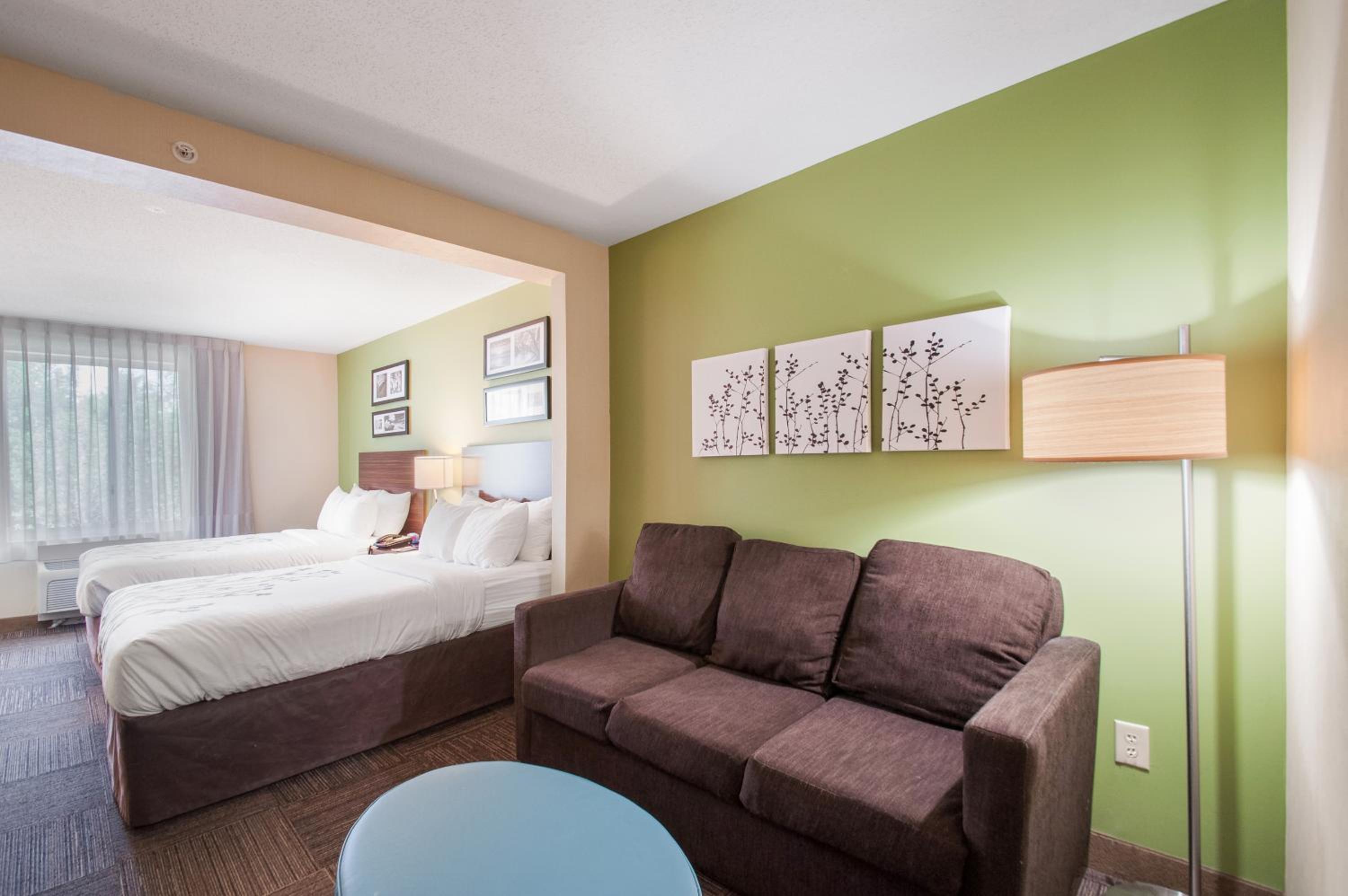Suite with Two Double Beds - Non-Smoking - Photo 3