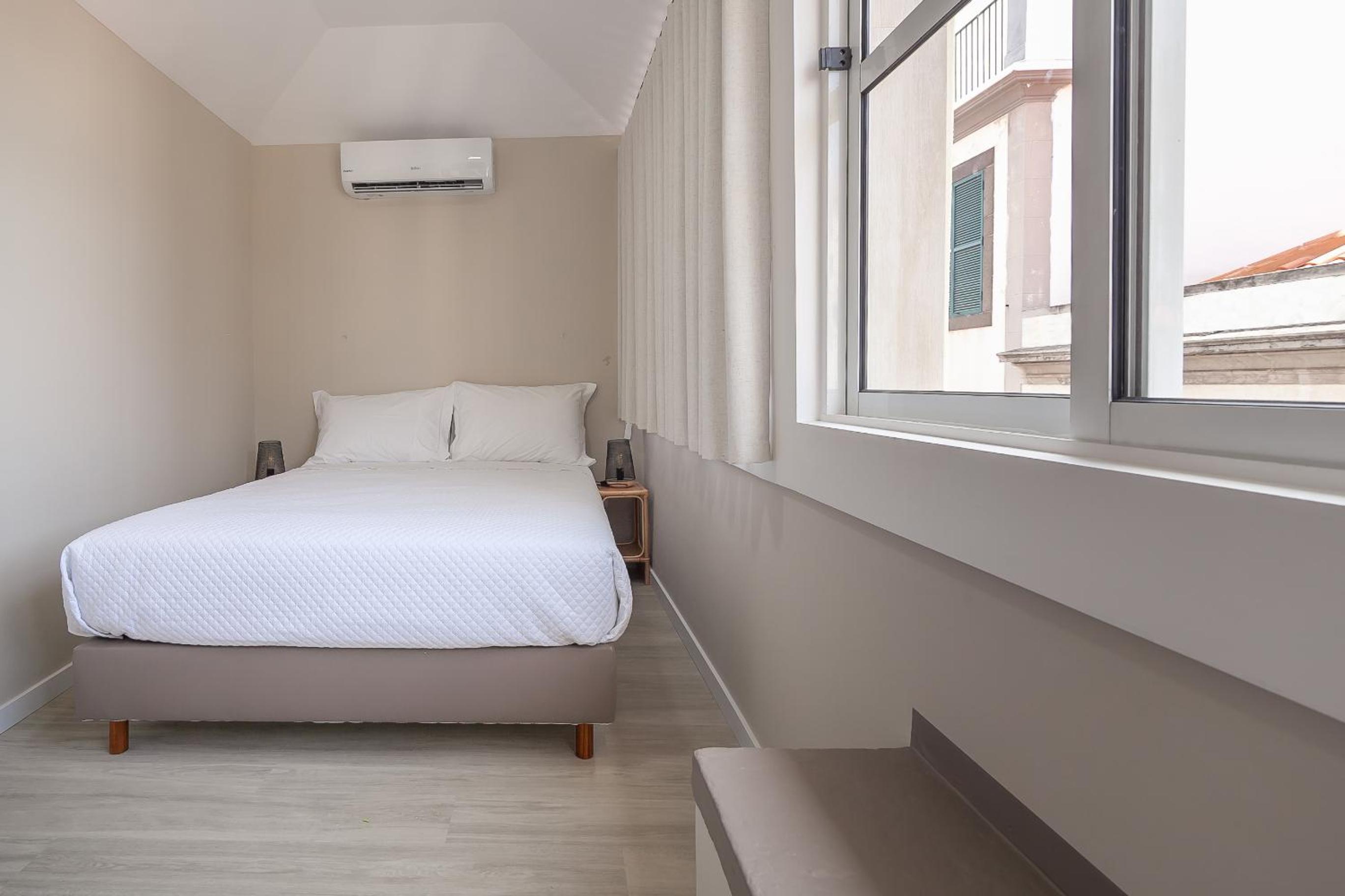 Double Room with Private Bathroom - Photo 4