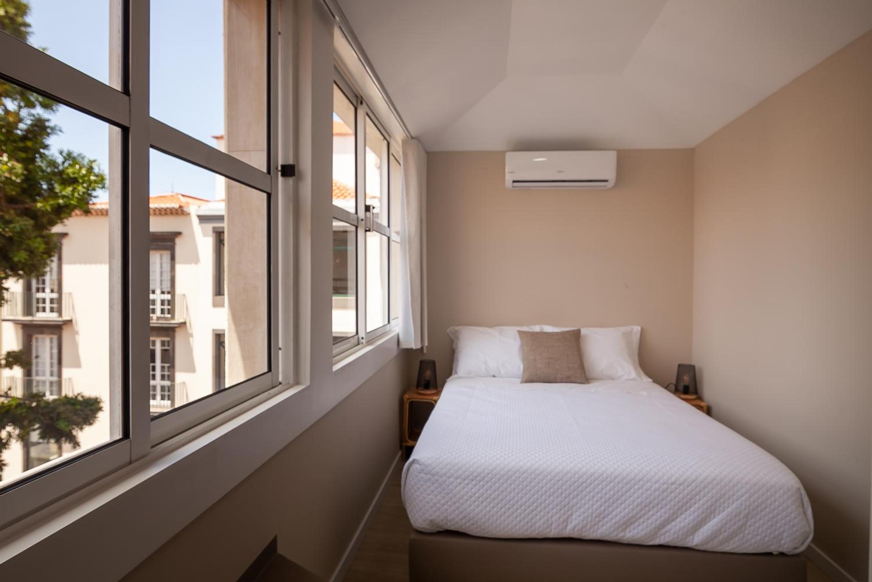 Double Room with Private Bathroom - Photo 8