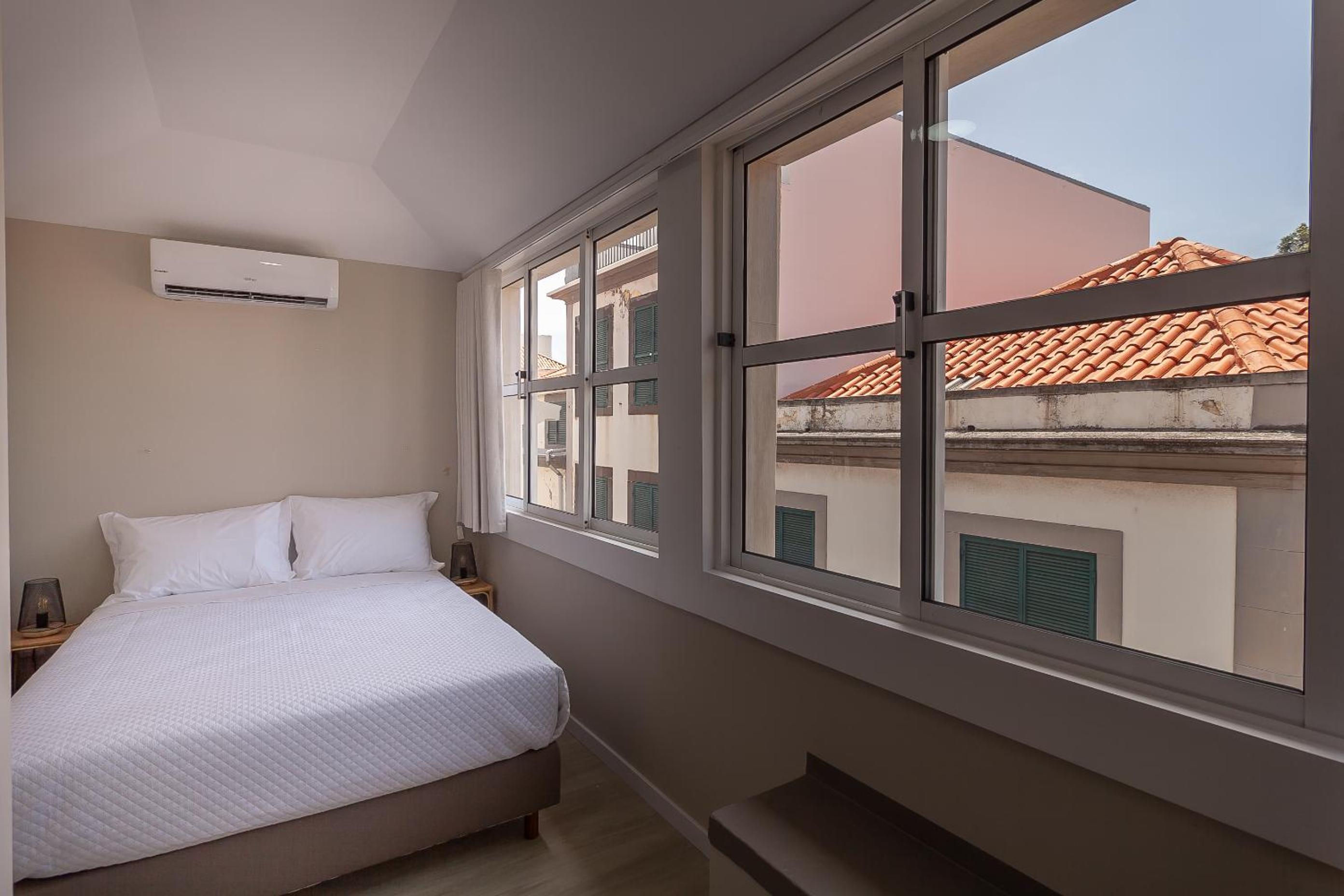 Double Room with Private Bathroom - Photo 2