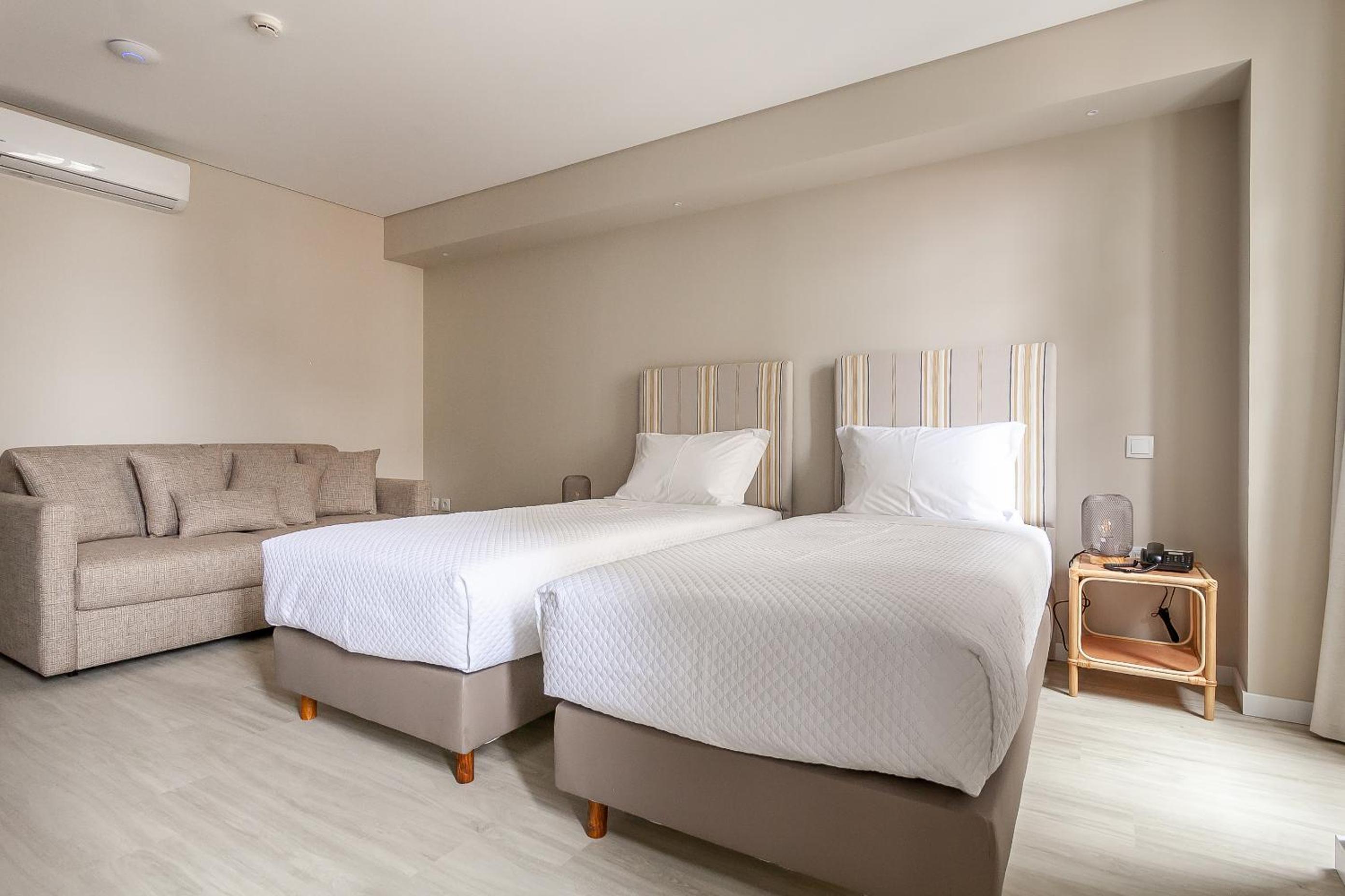 One-Bedroom Suite - Photo 7