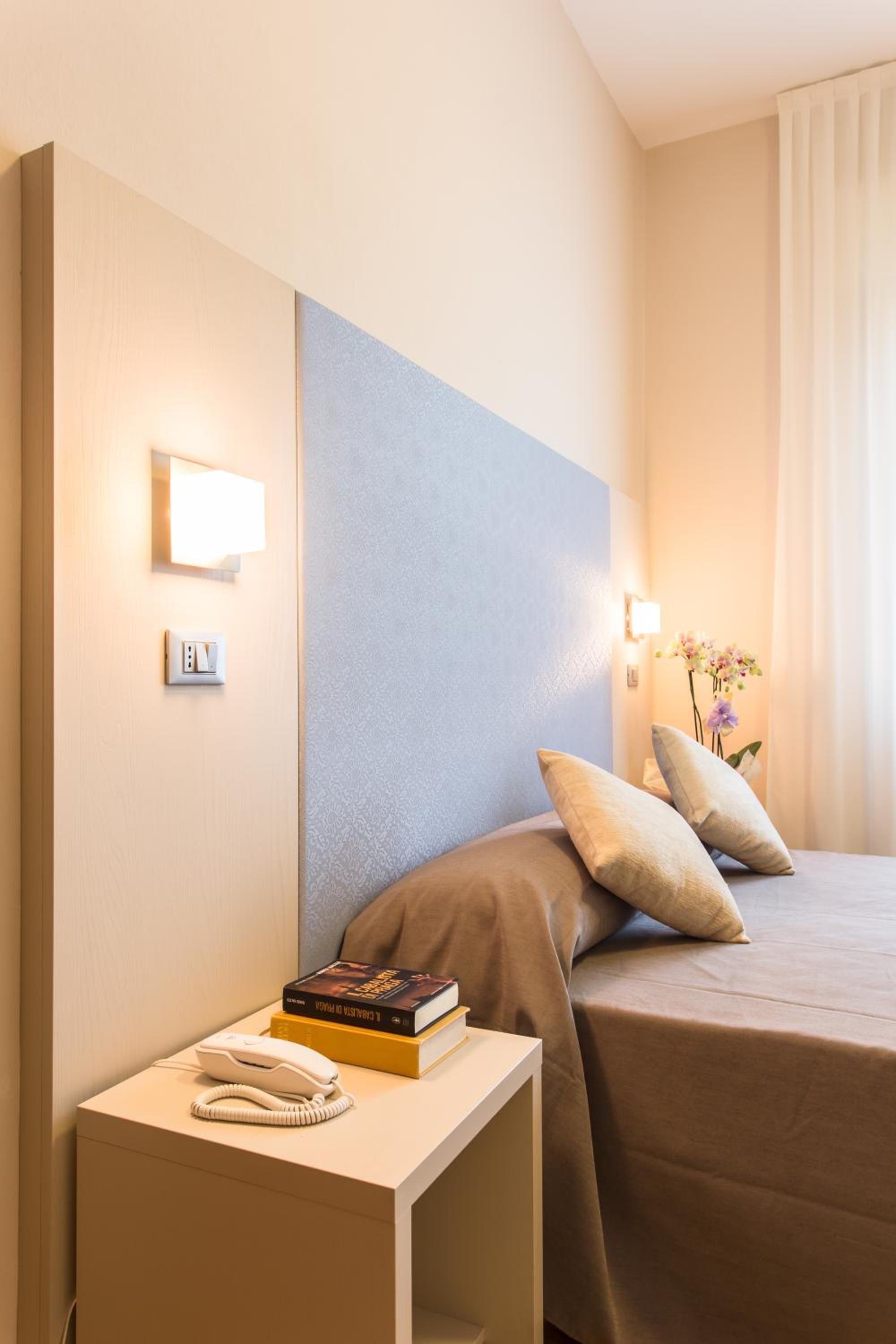 Standard Double Room photo 2