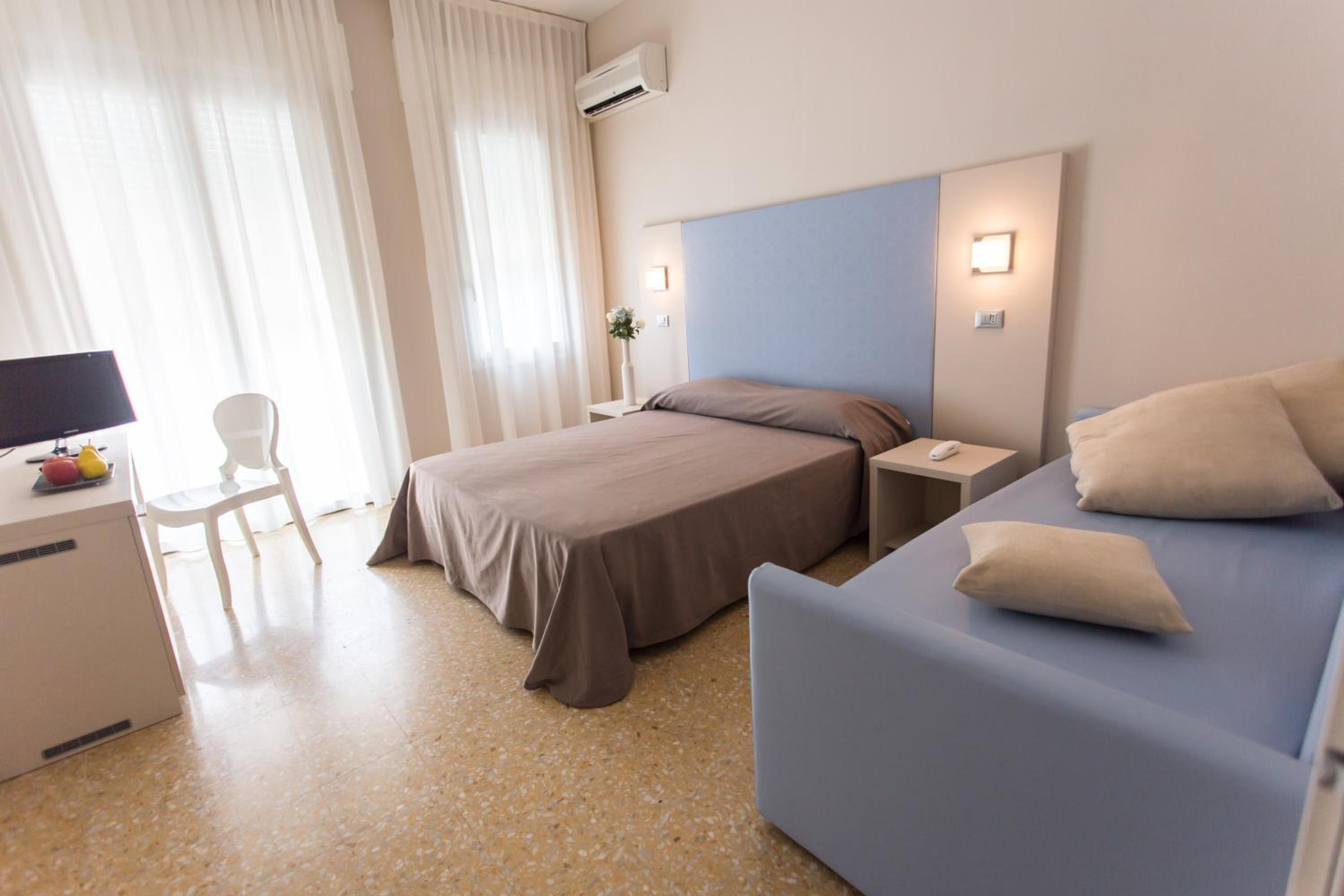 Triple Room with Balcony photo 1