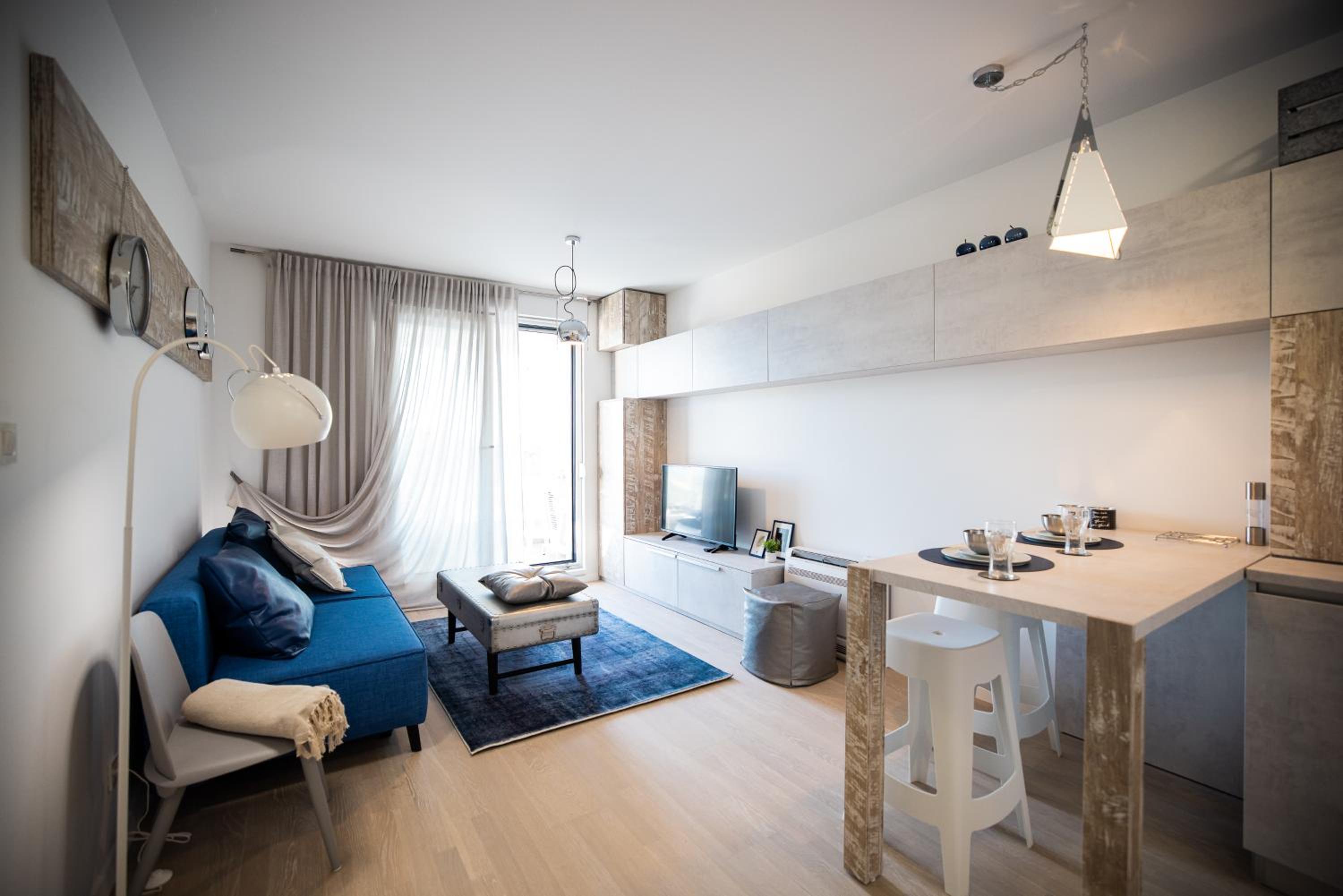 One-Bedroom Apartment with Terrance and Sea View photo 1