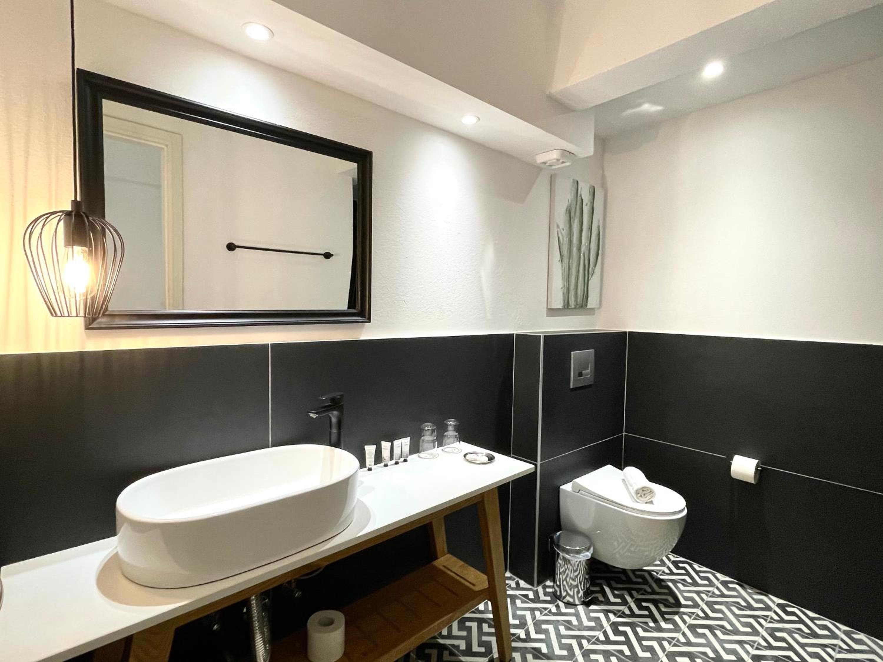 Double Room - Photo 4