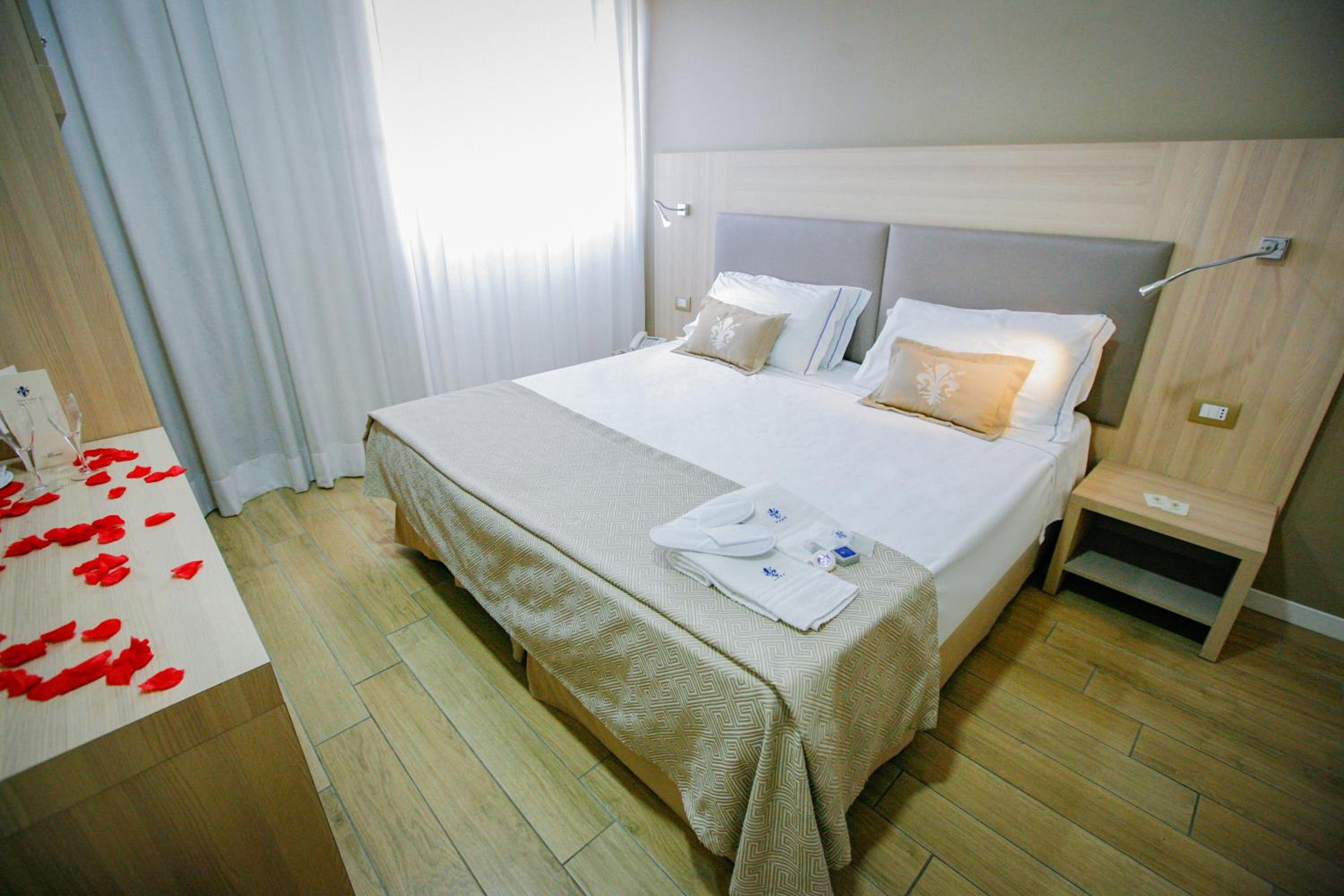 Superior Double Room - Photo 10