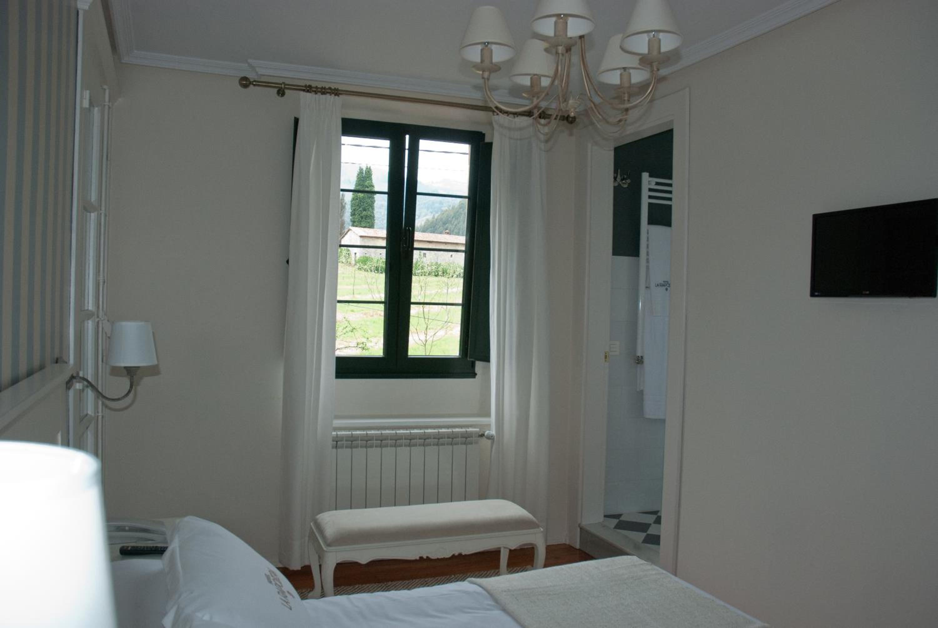 Standard Double Room photo 2
