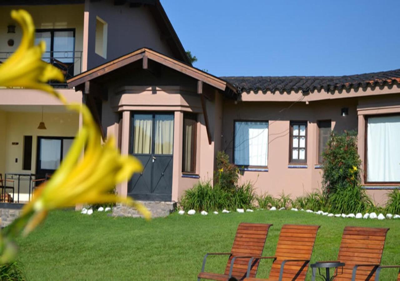 Deluxe Bungalow photo 2