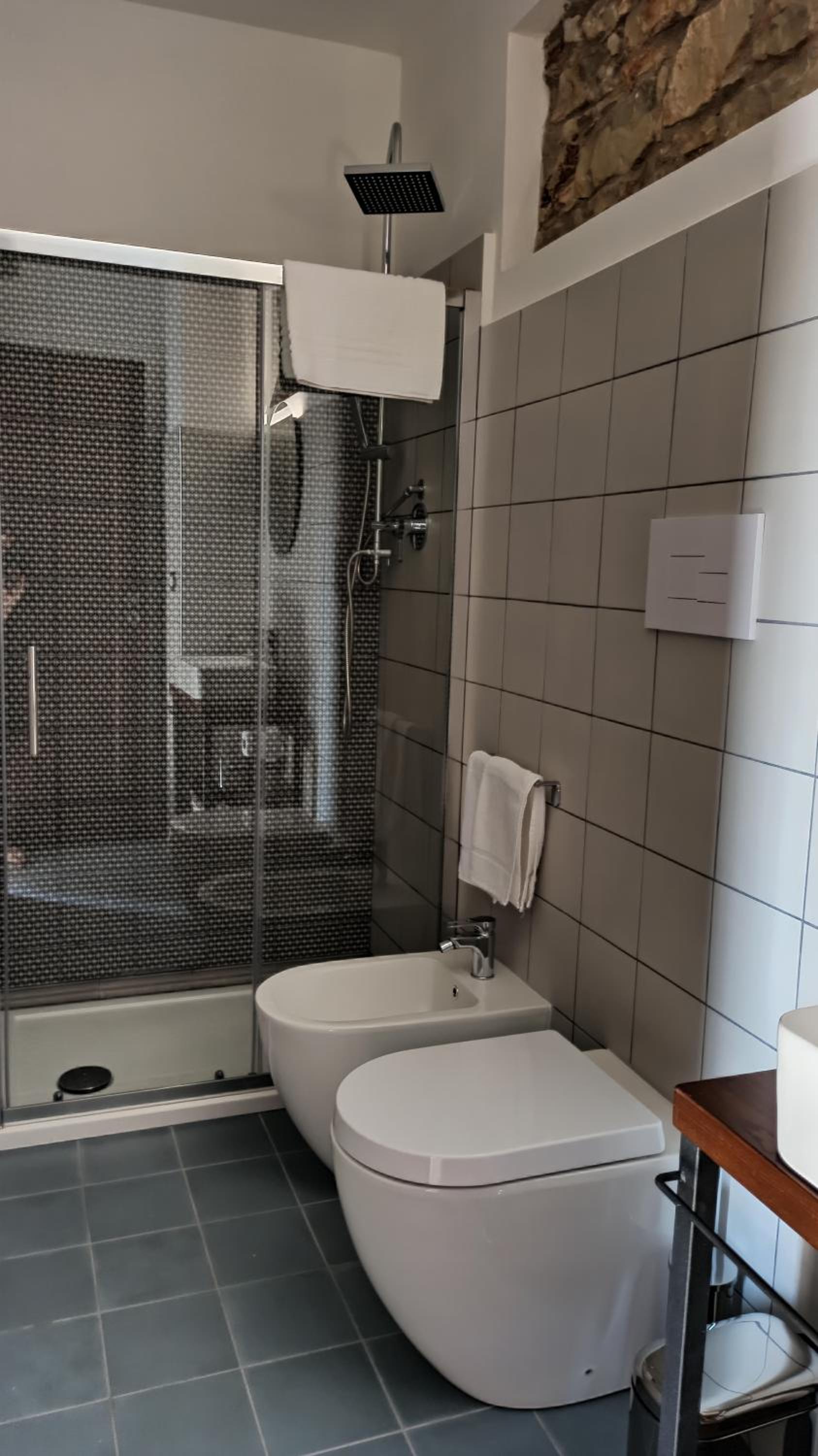 Double Room with Balcony - Photo 3